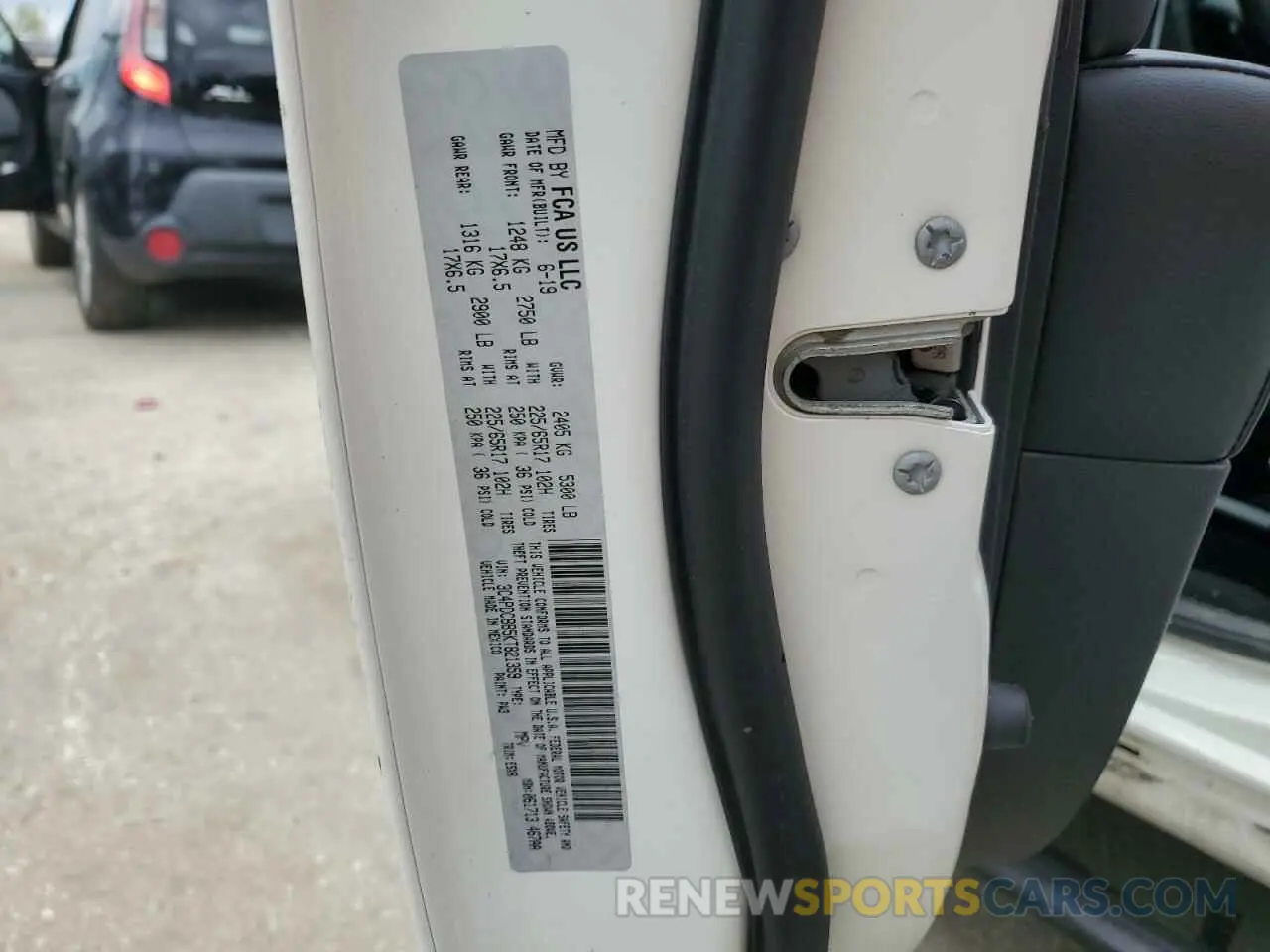 13 Photograph of a damaged car 3C4PDCBB5KT821359 DODGE JOURNEY 2019