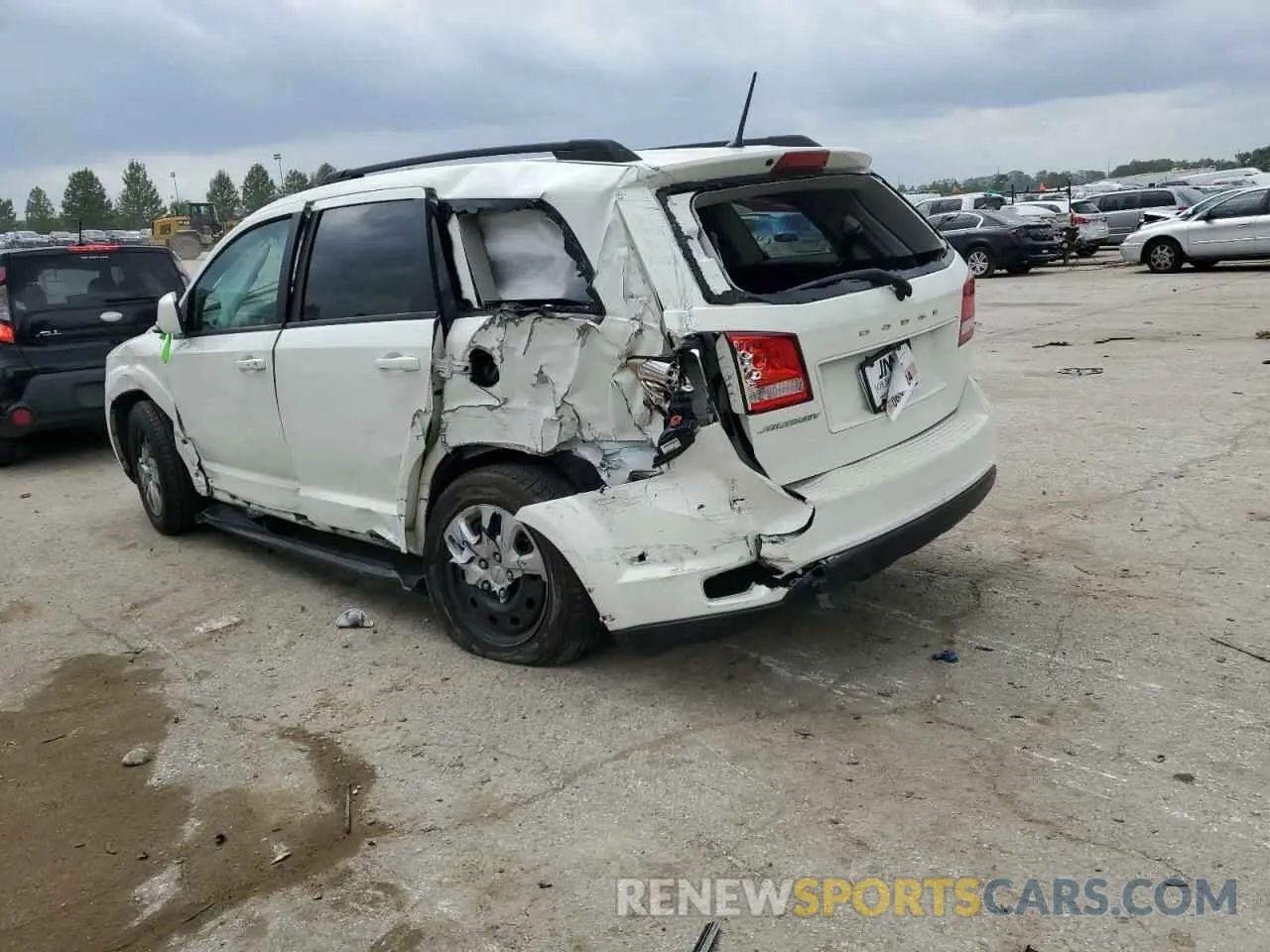 2 Photograph of a damaged car 3C4PDCBB5KT821359 DODGE JOURNEY 2019