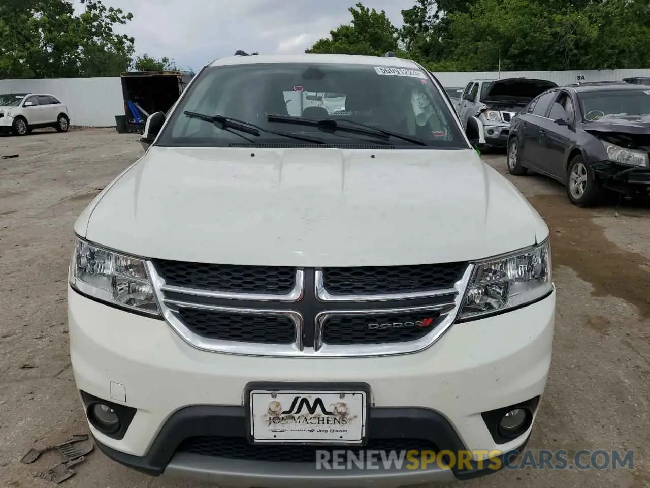5 Photograph of a damaged car 3C4PDCBB5KT821359 DODGE JOURNEY 2019