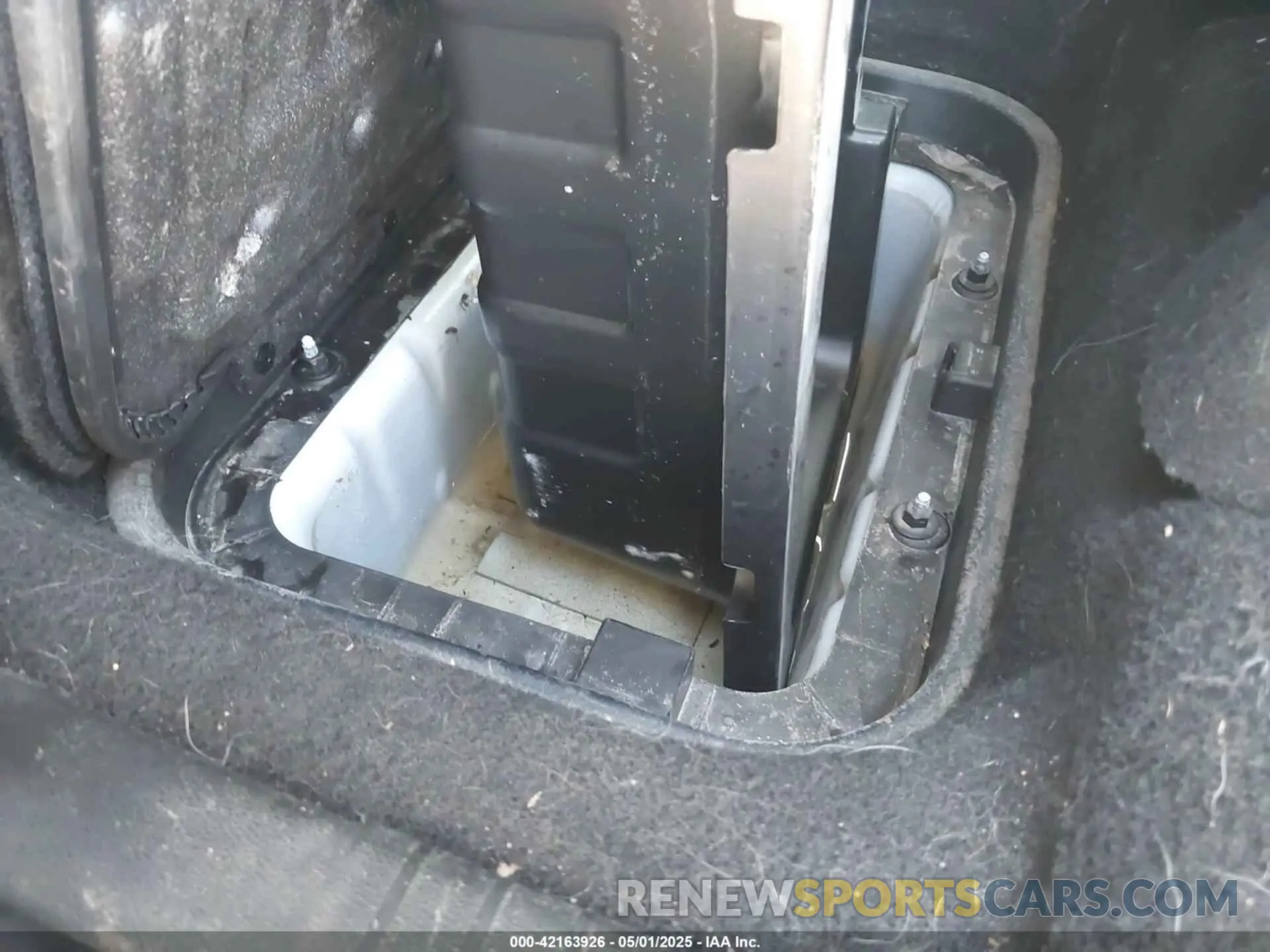 12 Photograph of a damaged car 3C4PDCBB5KT856936 DODGE JOURNEY 2019
