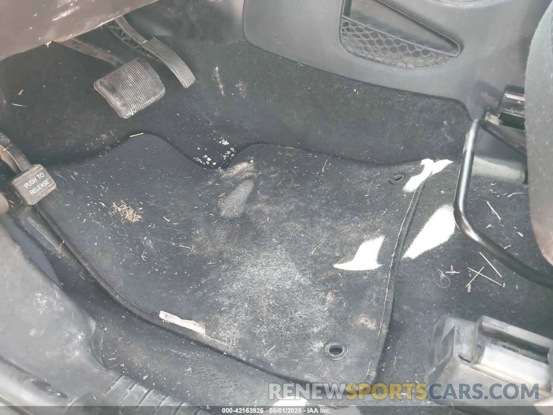 6 Photograph of a damaged car 3C4PDCBB5KT856936 DODGE JOURNEY 2019