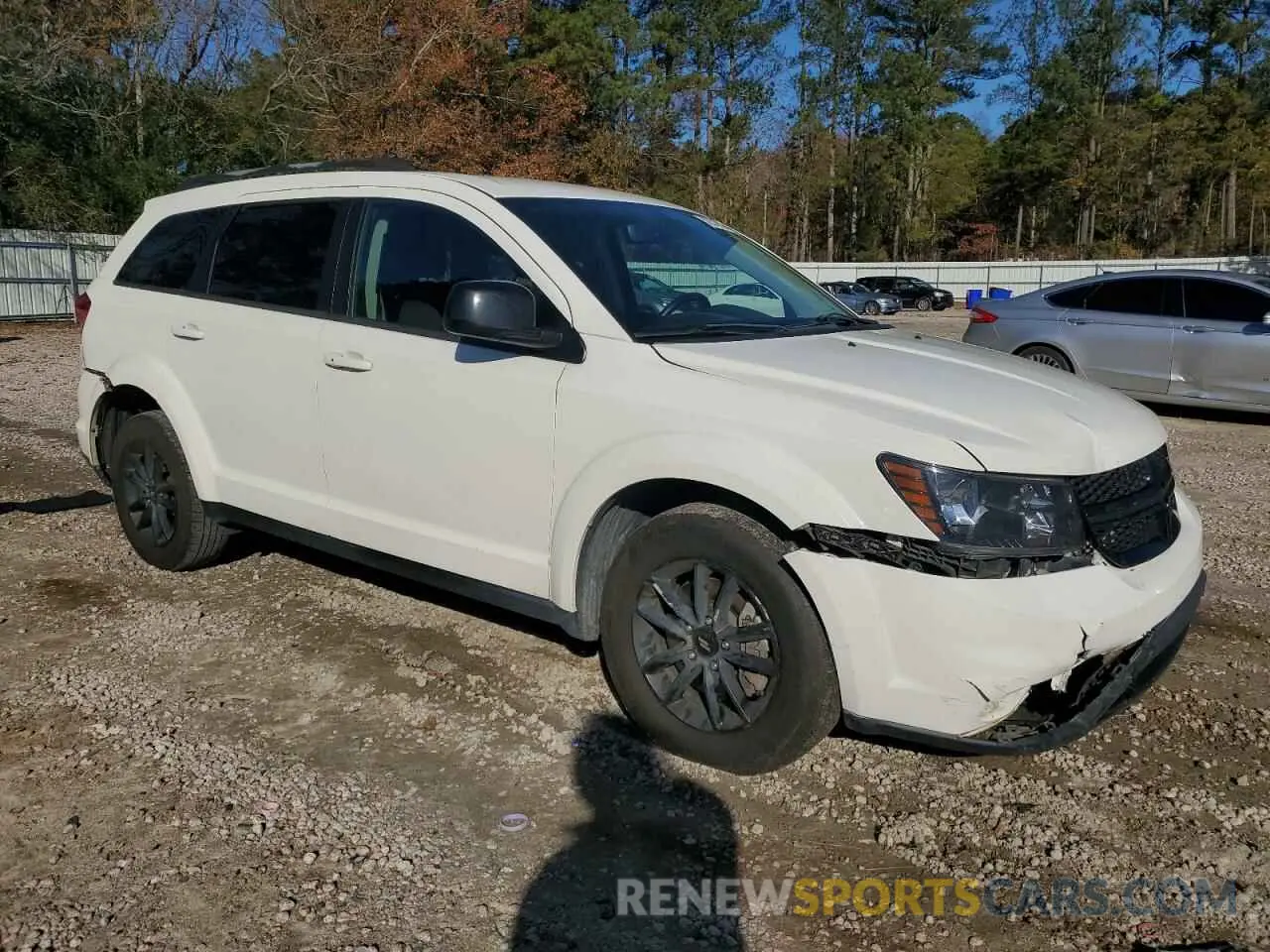 4 Photograph of a damaged car 3C4PDCBB5KT868567 DODGE JOURNEY 2019
