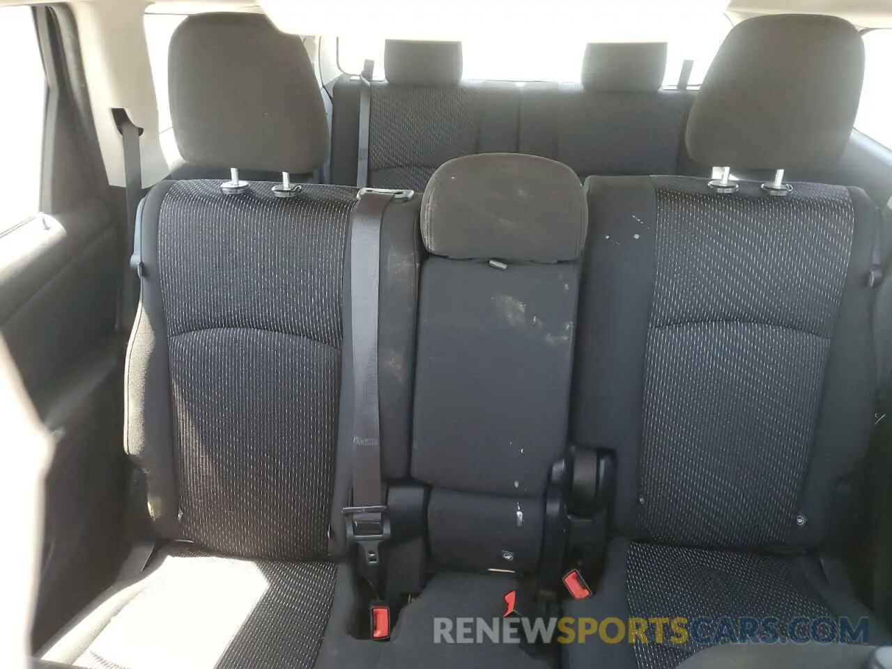 10 Photograph of a damaged car 3C4PDCBB6KT837618 DODGE JOURNEY 2019