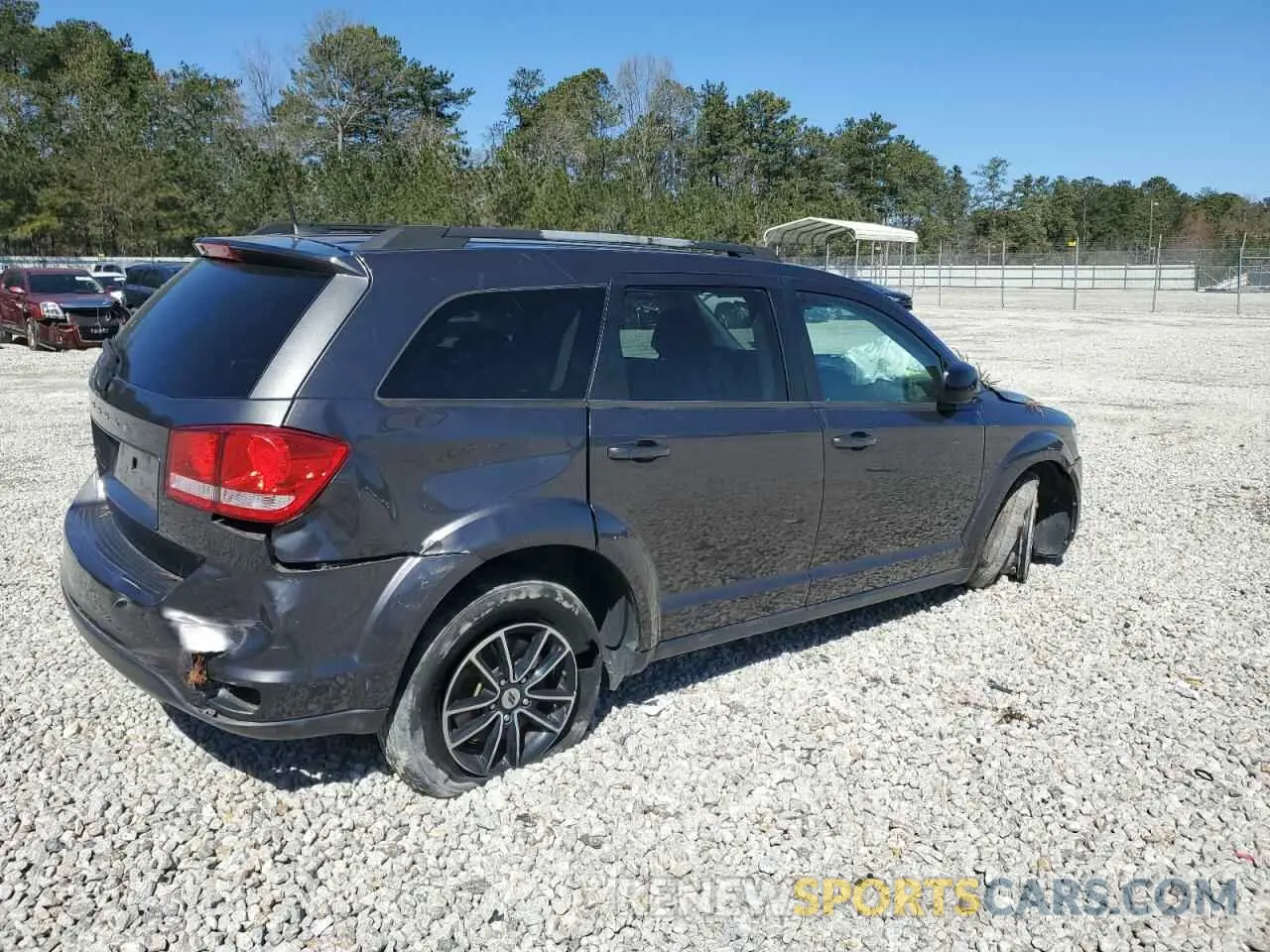 3 Photograph of a damaged car 3C4PDCBB7KT718704 DODGE JOURNEY 2019