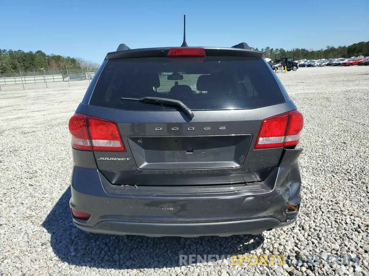 6 Photograph of a damaged car 3C4PDCBB7KT718704 DODGE JOURNEY 2019