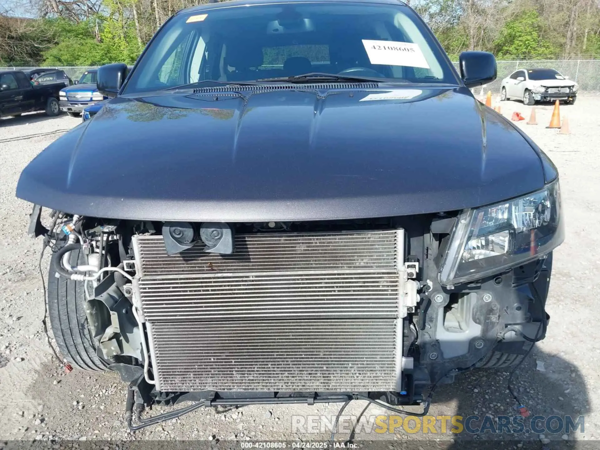 18 Photograph of a damaged car 3C4PDCBB7KT852418 DODGE JOURNEY 2019