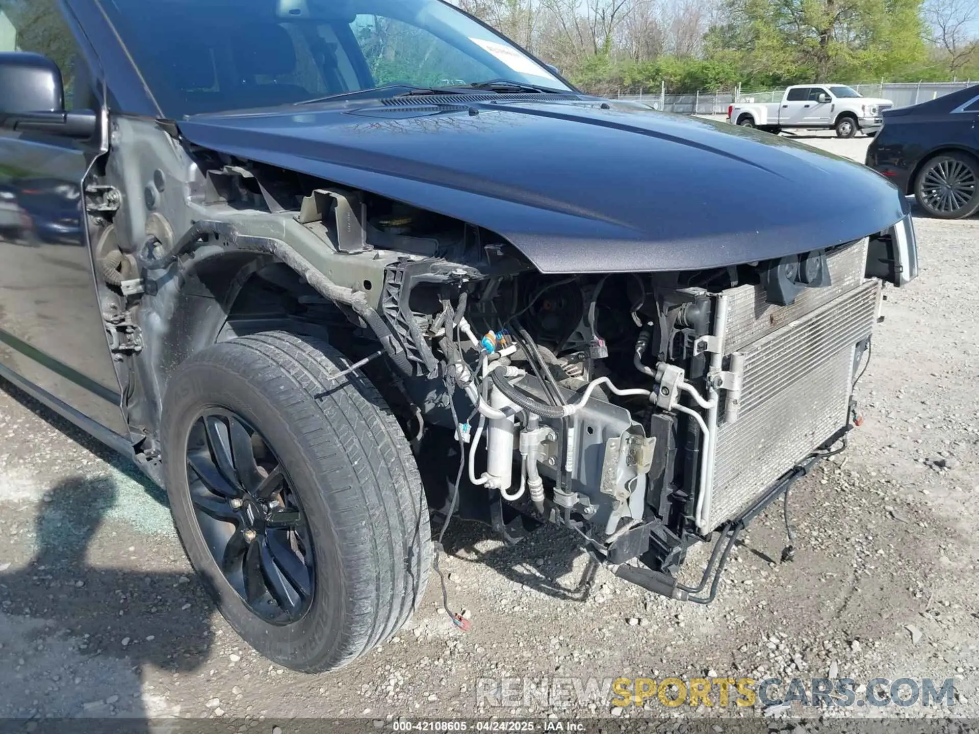 6 Photograph of a damaged car 3C4PDCBB7KT852418 DODGE JOURNEY 2019