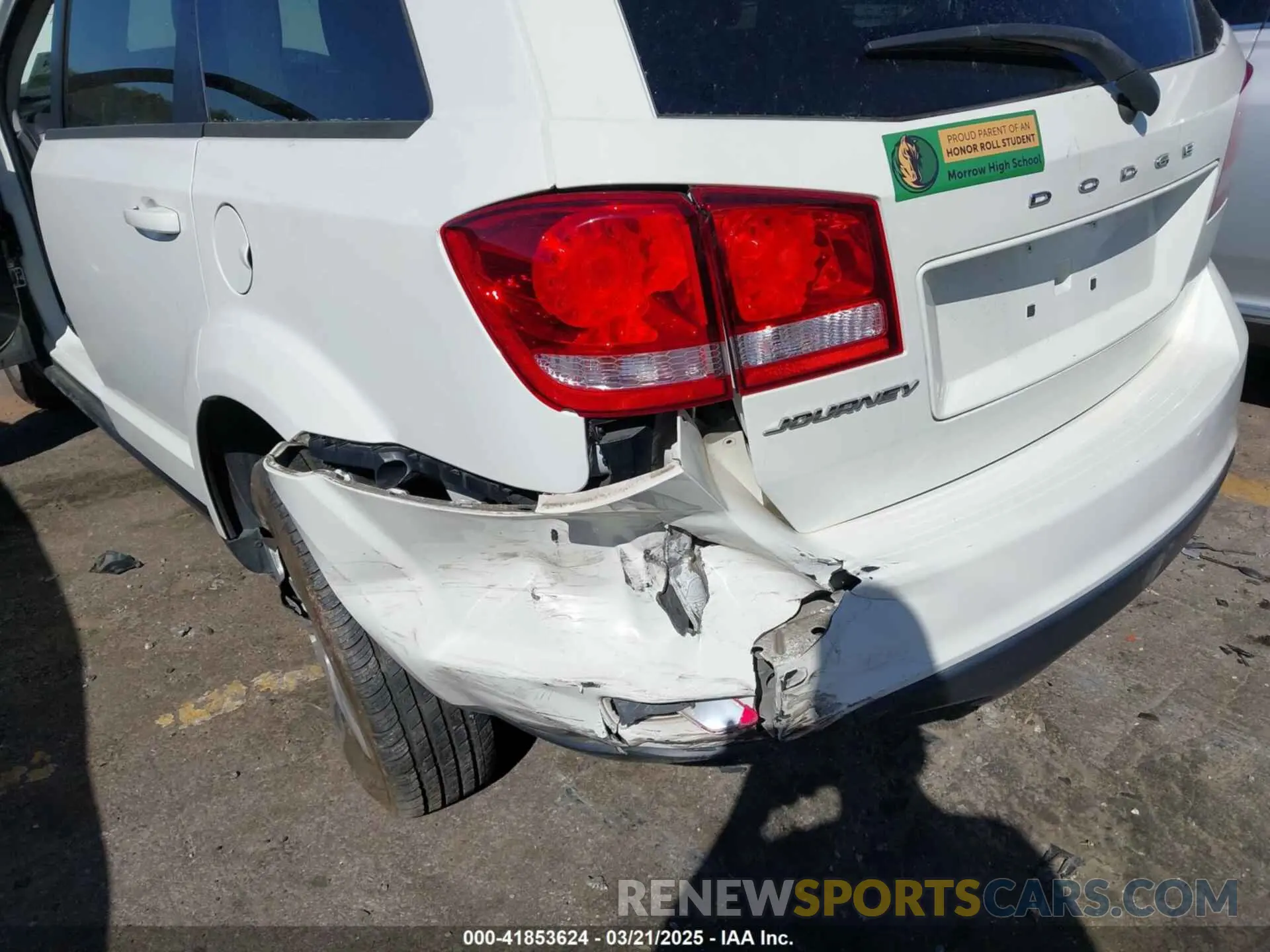 6 Photograph of a damaged car 3C4PDCBB8KT794254 DODGE JOURNEY 2019