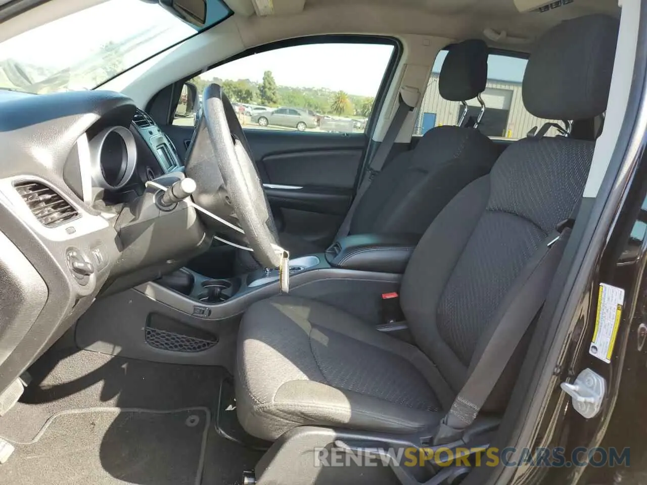 7 Photograph of a damaged car 3C4PDCBB8KT820920 DODGE JOURNEY 2019