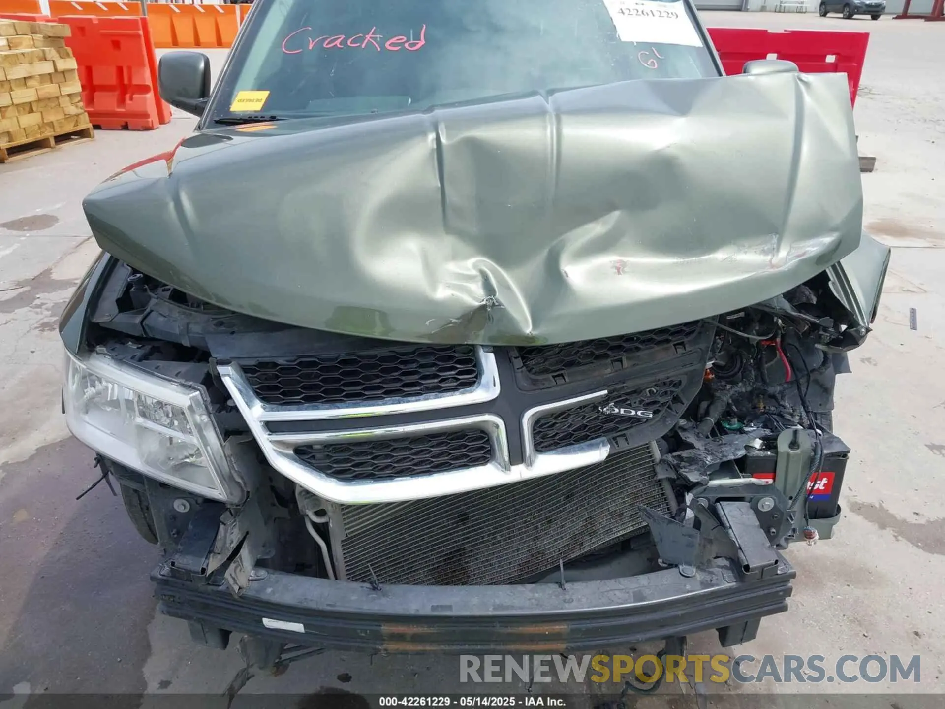 6 Photograph of a damaged car 3C4PDCBB8KT821212 DODGE JOURNEY 2019