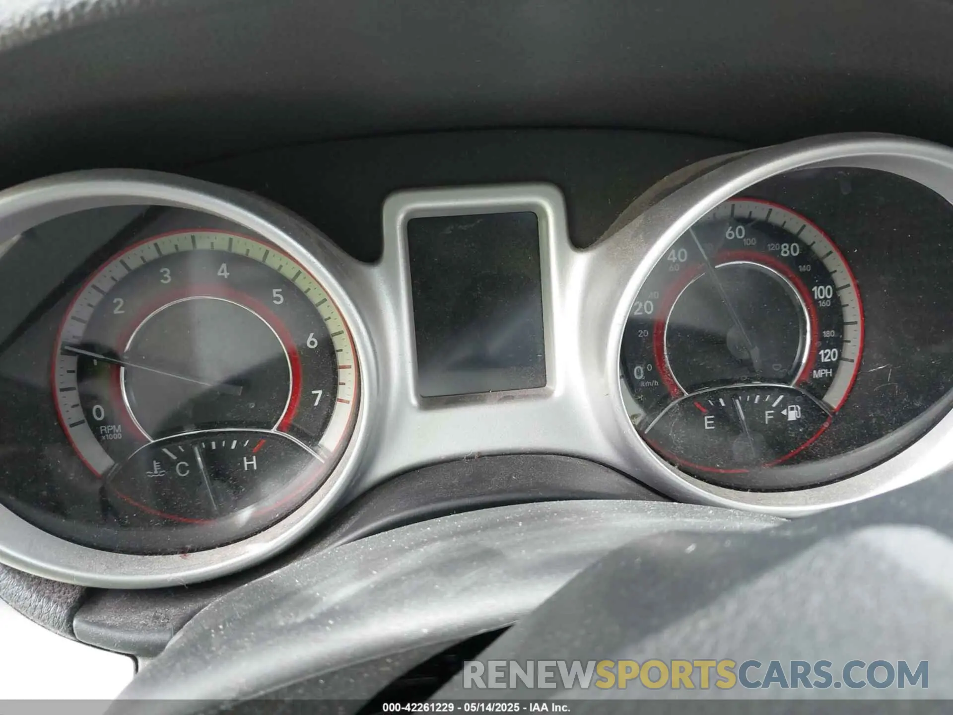 7 Photograph of a damaged car 3C4PDCBB8KT821212 DODGE JOURNEY 2019