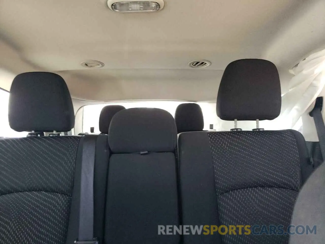 10 Photograph of a damaged car 3C4PDCBB8KT864738 DODGE JOURNEY 2019