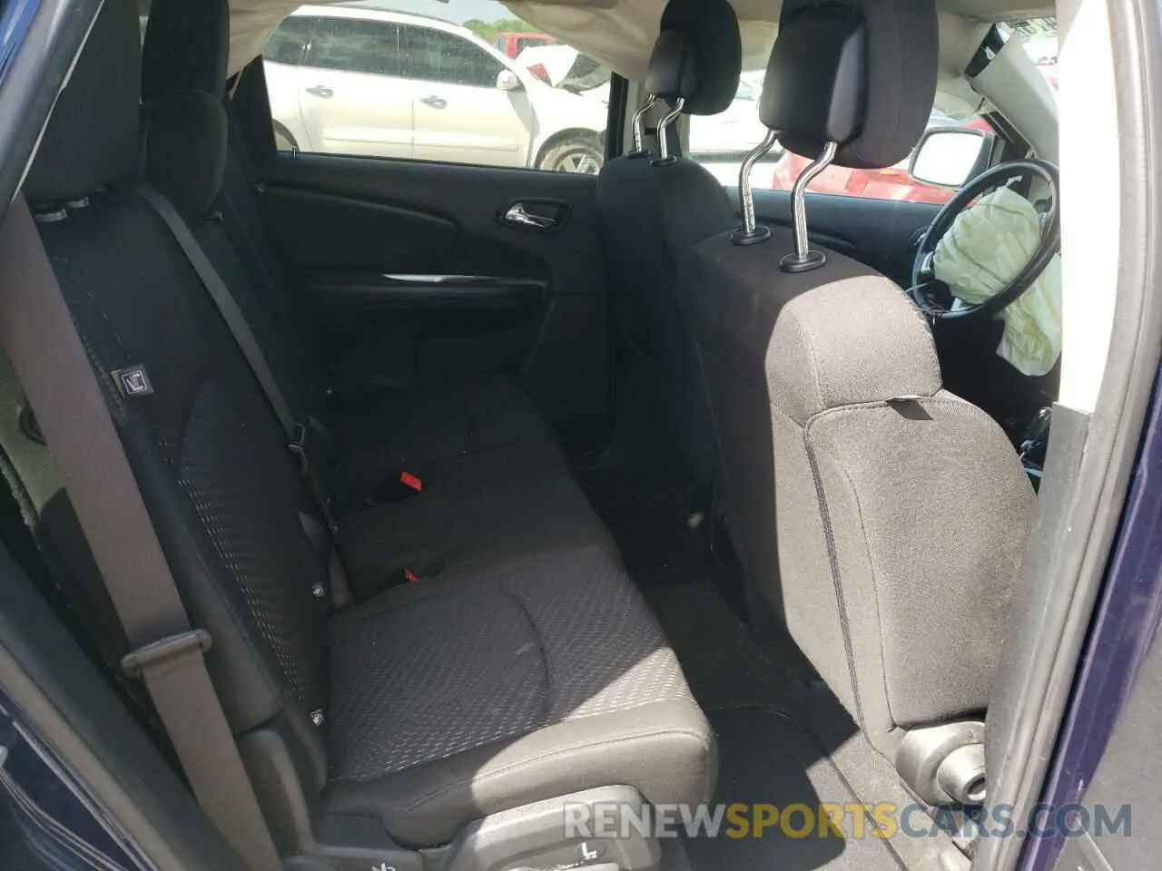 11 Photograph of a damaged car 3C4PDCBB8KT864738 DODGE JOURNEY 2019