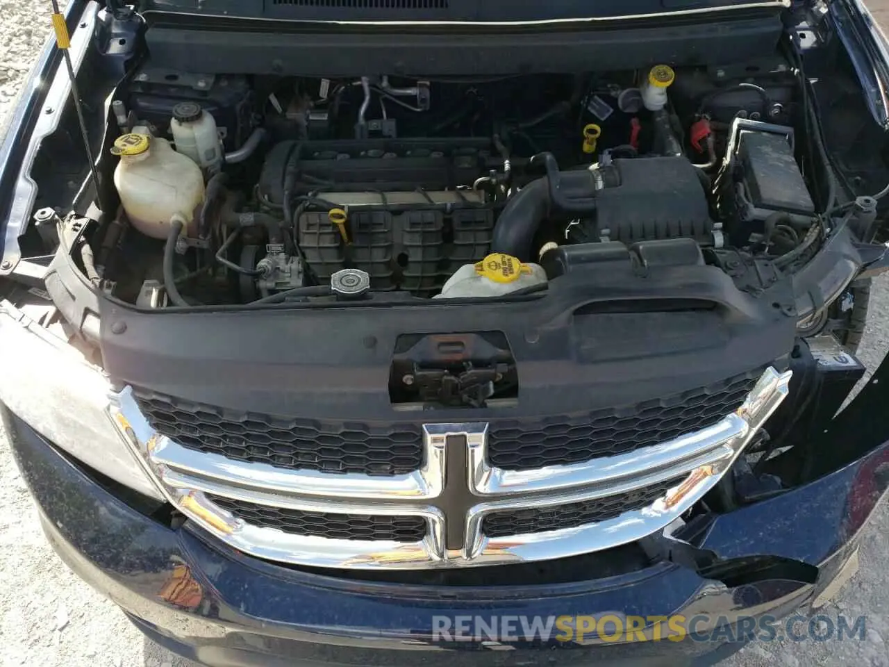 13 Photograph of a damaged car 3C4PDCBB8KT864738 DODGE JOURNEY 2019