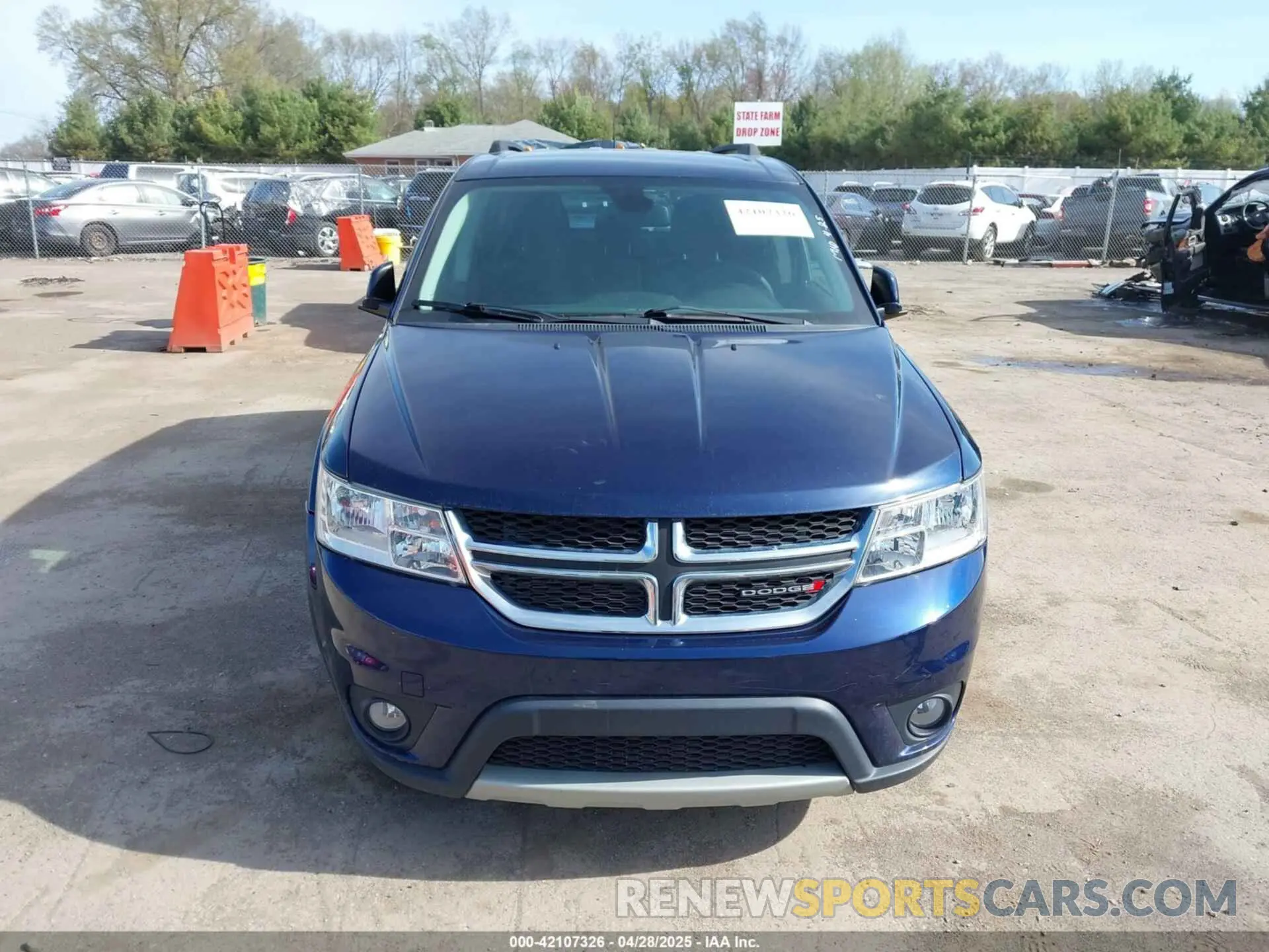 12 Photograph of a damaged car 3C4PDCBB9KT731969 DODGE JOURNEY 2019