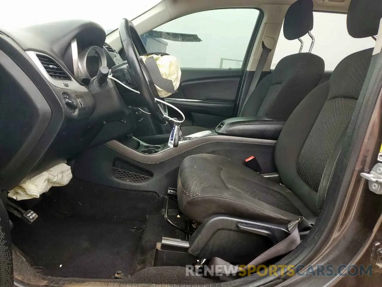 7 Photograph of a damaged car 3C4PDCBB9KT848399 DODGE JOURNEY 2019