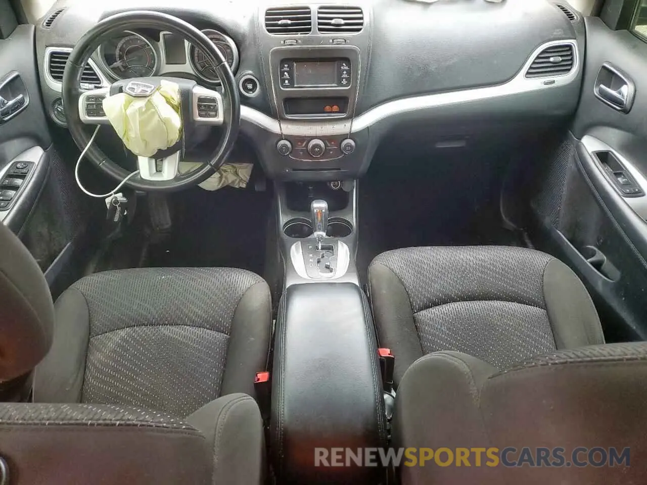 8 Photograph of a damaged car 3C4PDCBB9KT848399 DODGE JOURNEY 2019
