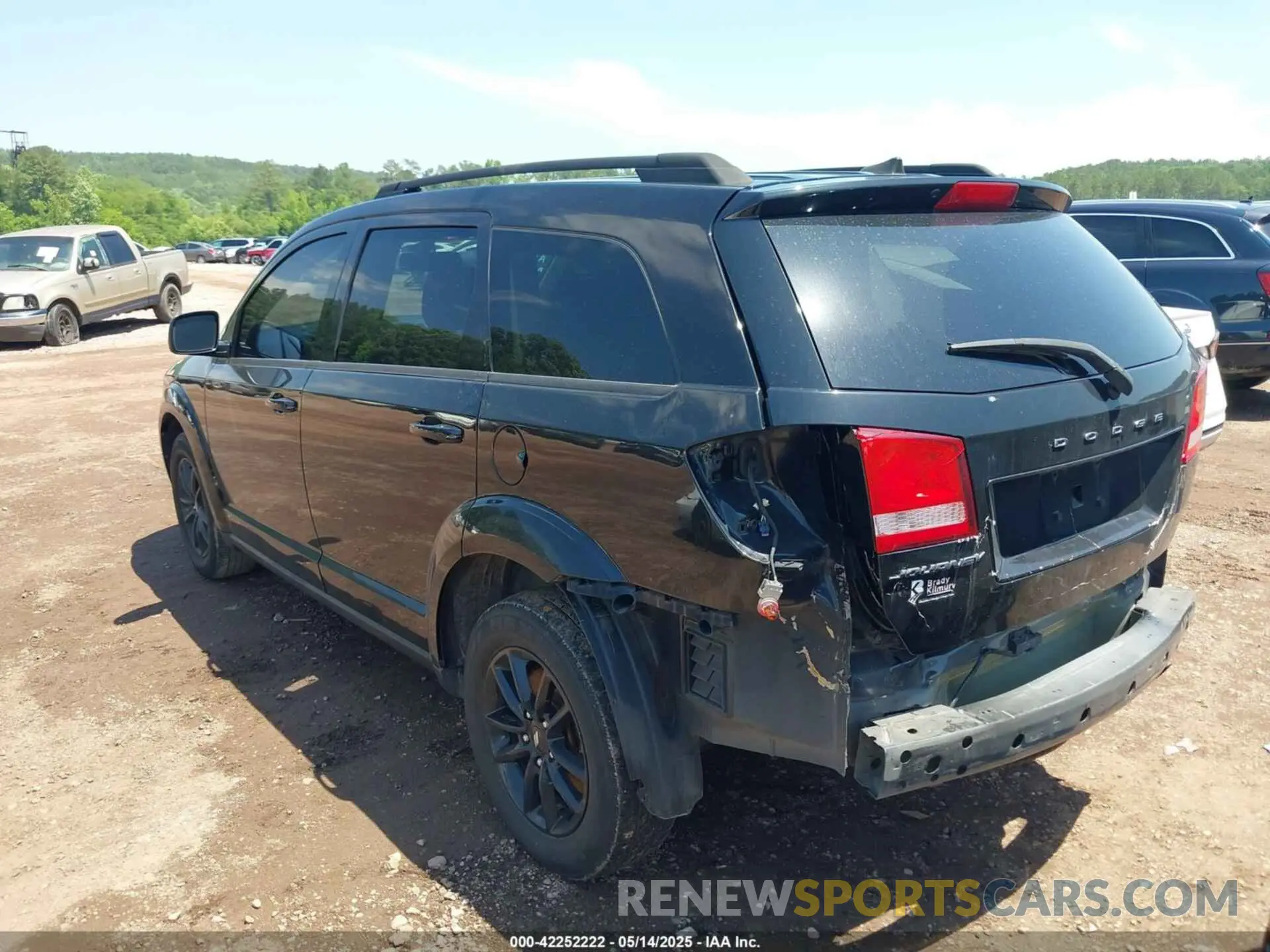 3 Photograph of a damaged car 3C4PDCBB9KT848614 DODGE JOURNEY 2019