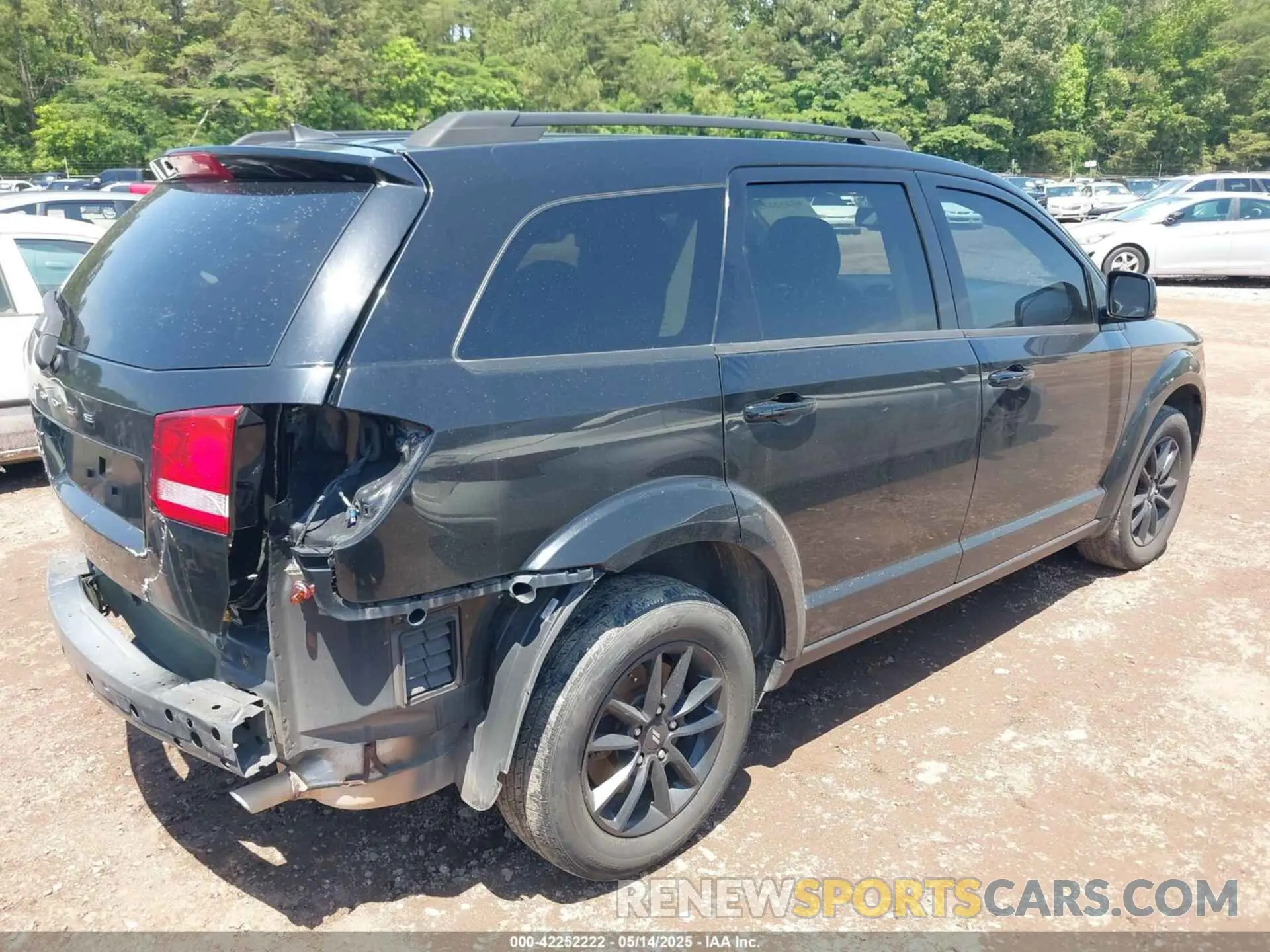 4 Photograph of a damaged car 3C4PDCBB9KT848614 DODGE JOURNEY 2019