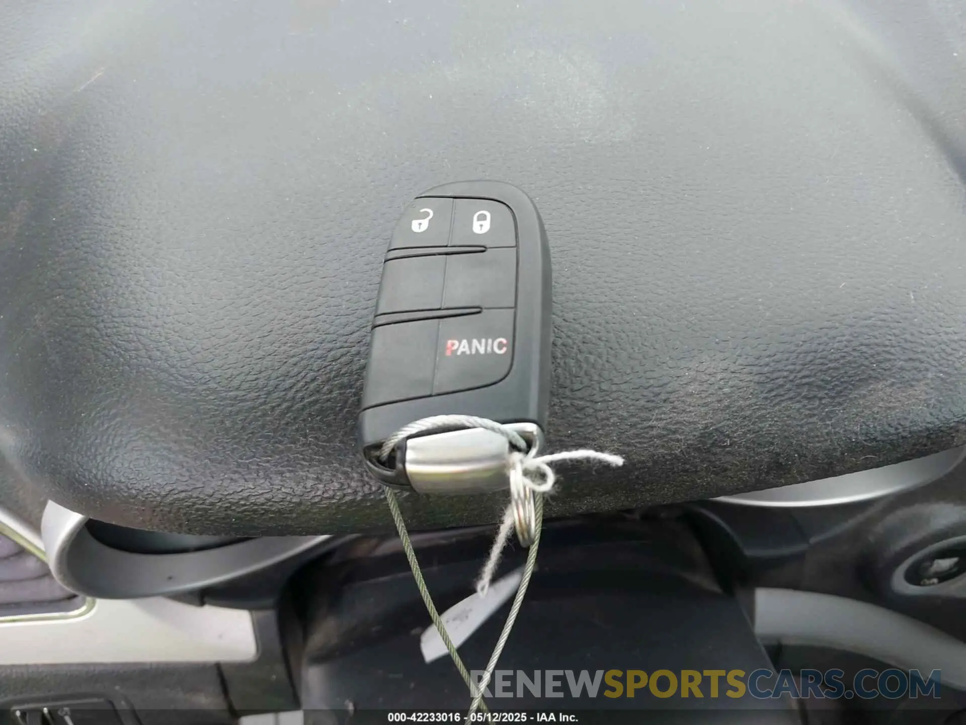 11 Photograph of a damaged car 3C4PDCBBXKT738042 DODGE JOURNEY 2019