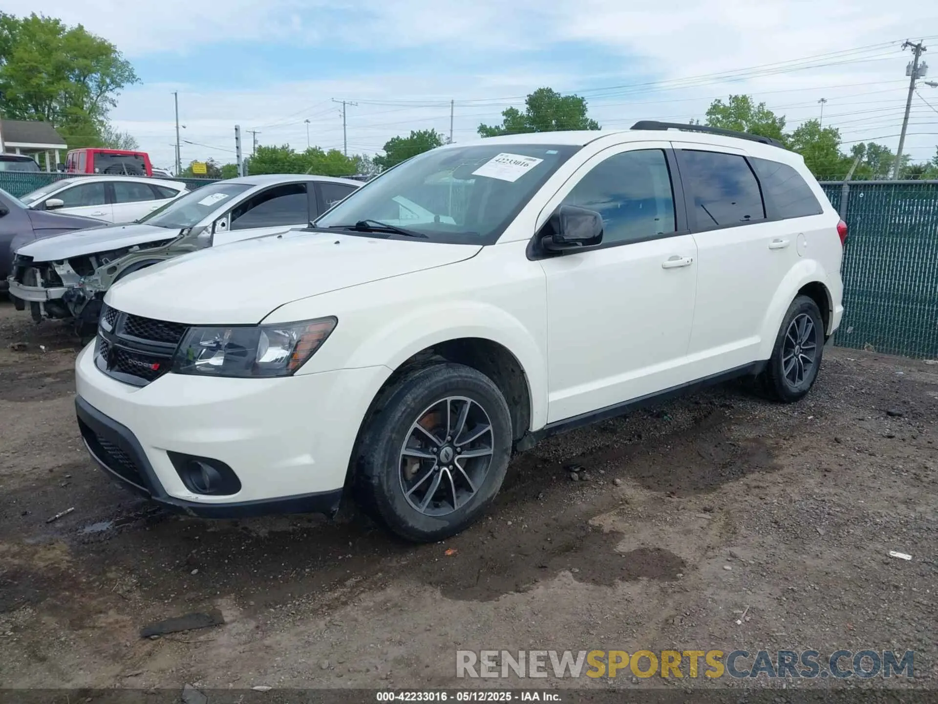 2 Photograph of a damaged car 3C4PDCBBXKT738042 DODGE JOURNEY 2019