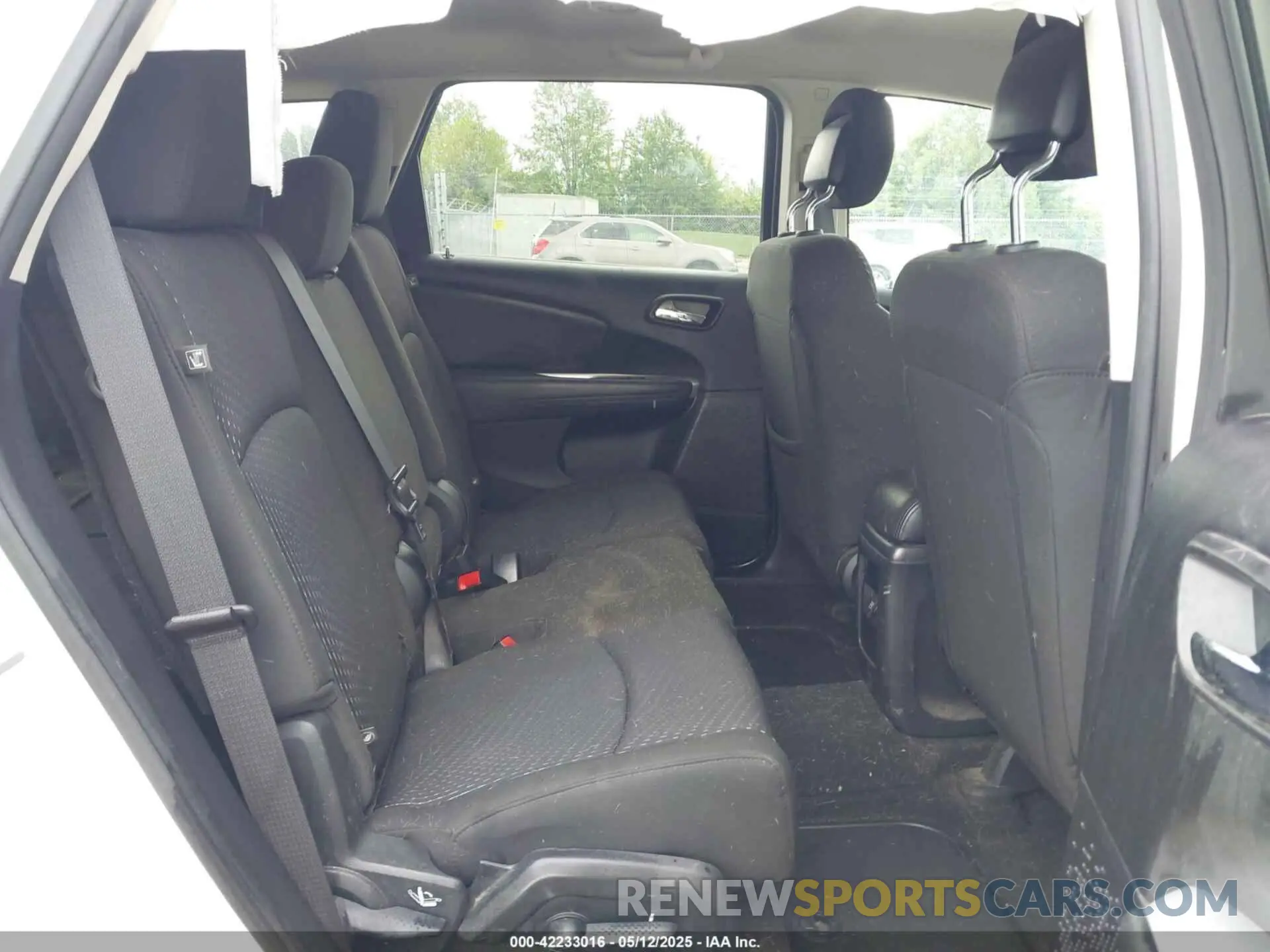 8 Photograph of a damaged car 3C4PDCBBXKT738042 DODGE JOURNEY 2019