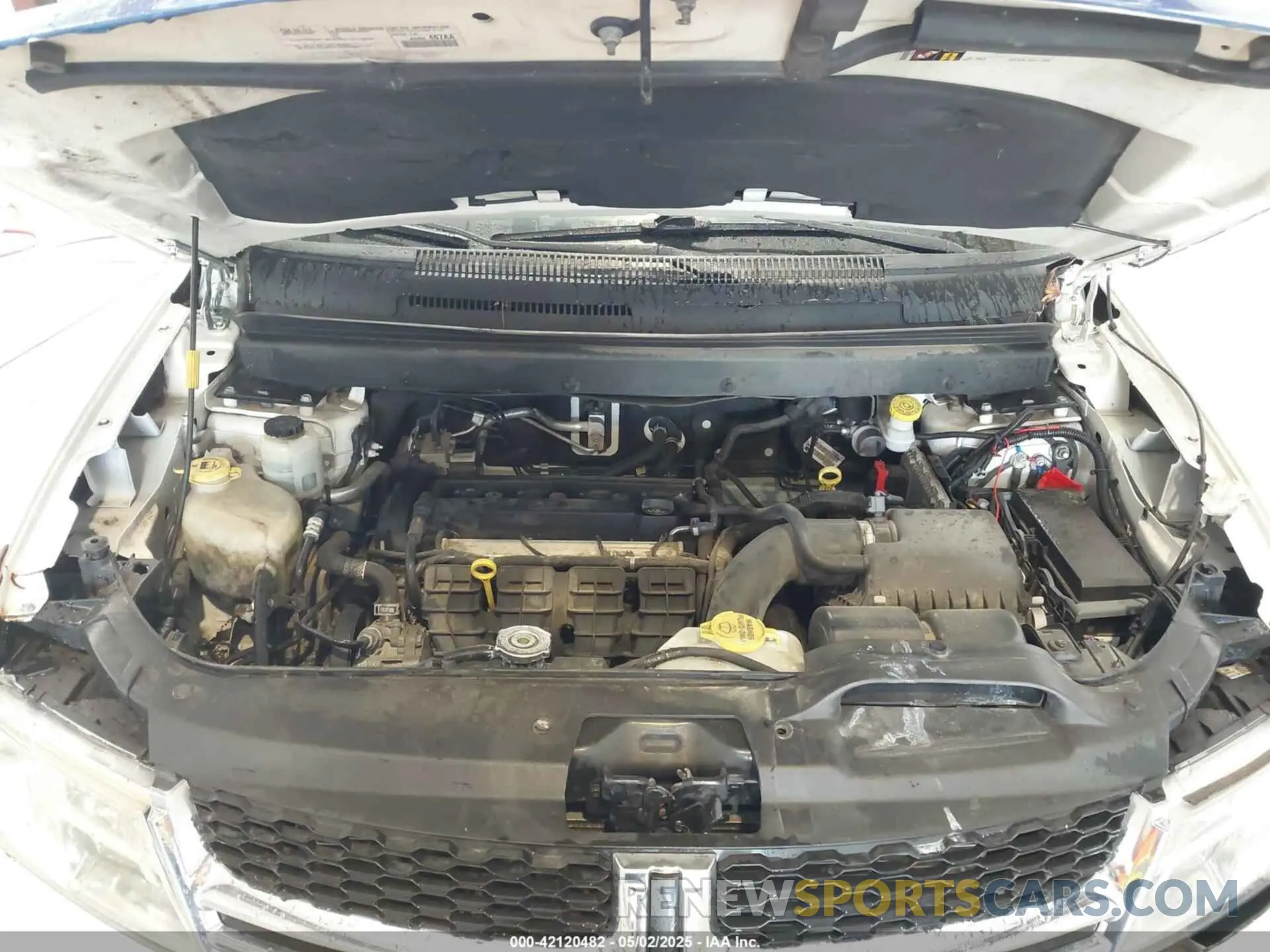 10 Photograph of a damaged car 3C4PDCBBXKT835029 DODGE JOURNEY 2019