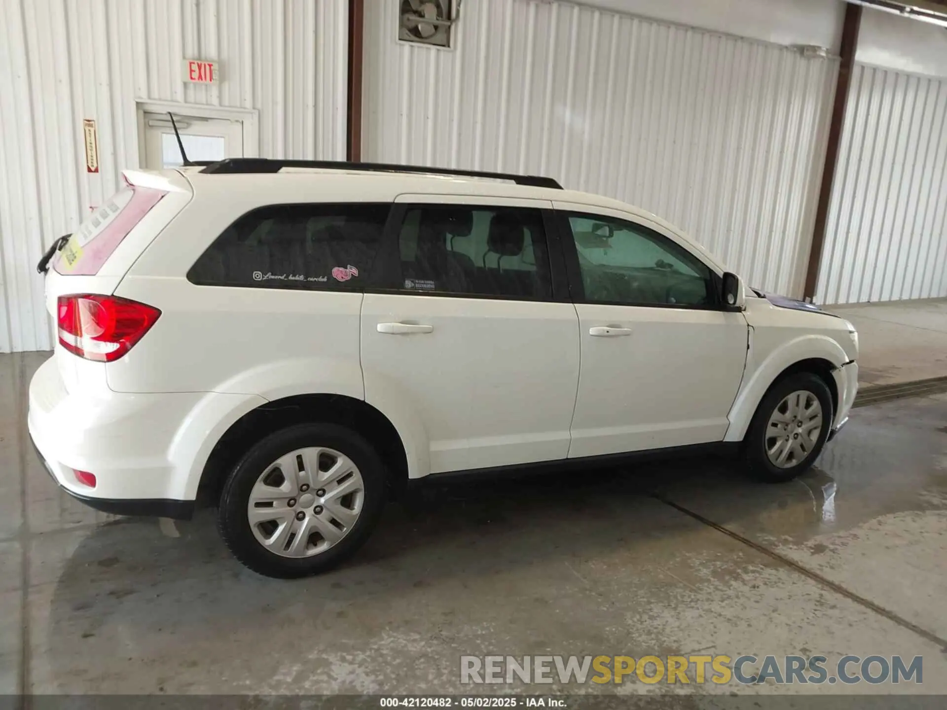 13 Photograph of a damaged car 3C4PDCBBXKT835029 DODGE JOURNEY 2019