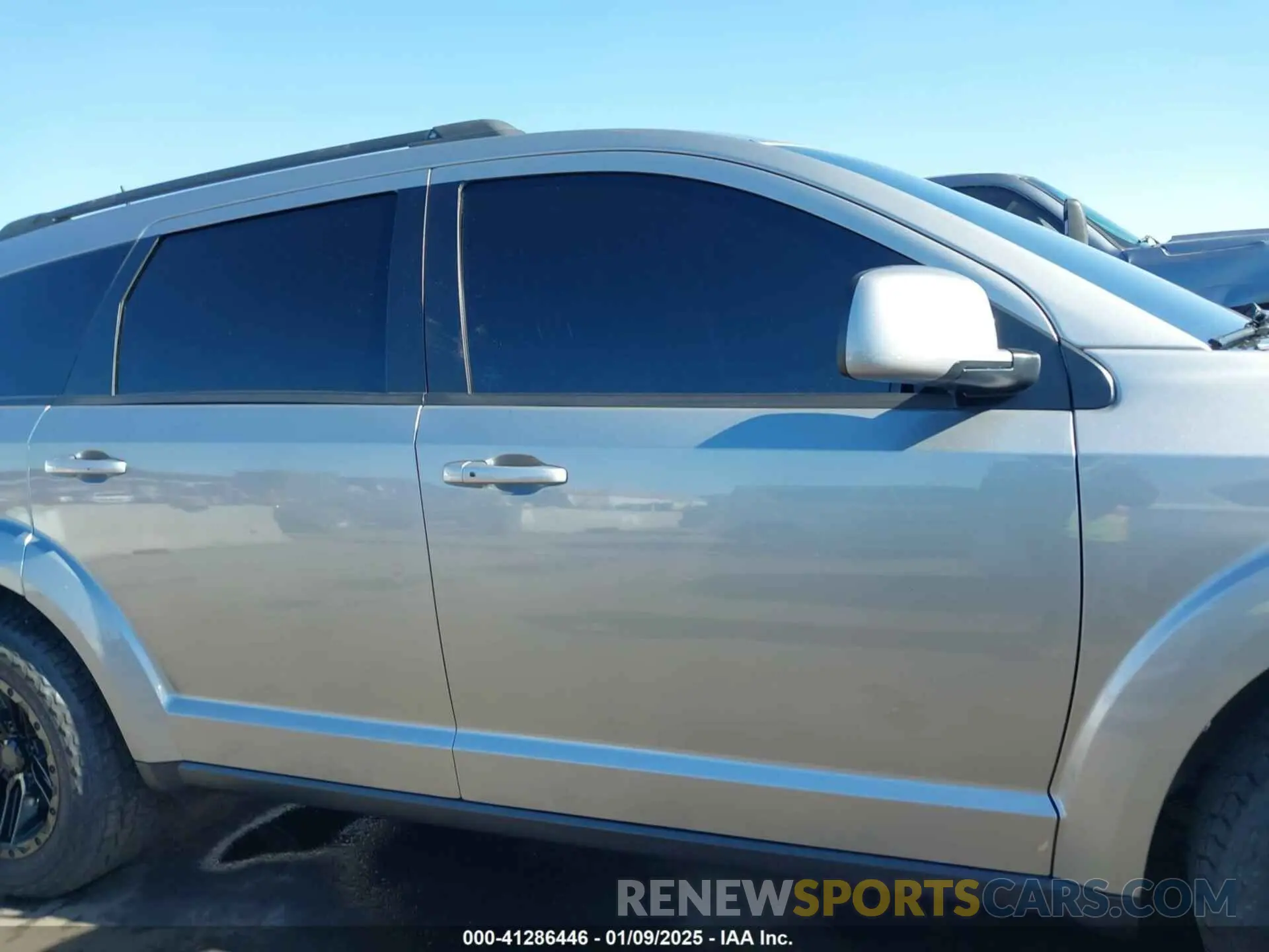 13 Photograph of a damaged car 3C4PDCBG0KT701223 DODGE JOURNEY 2019