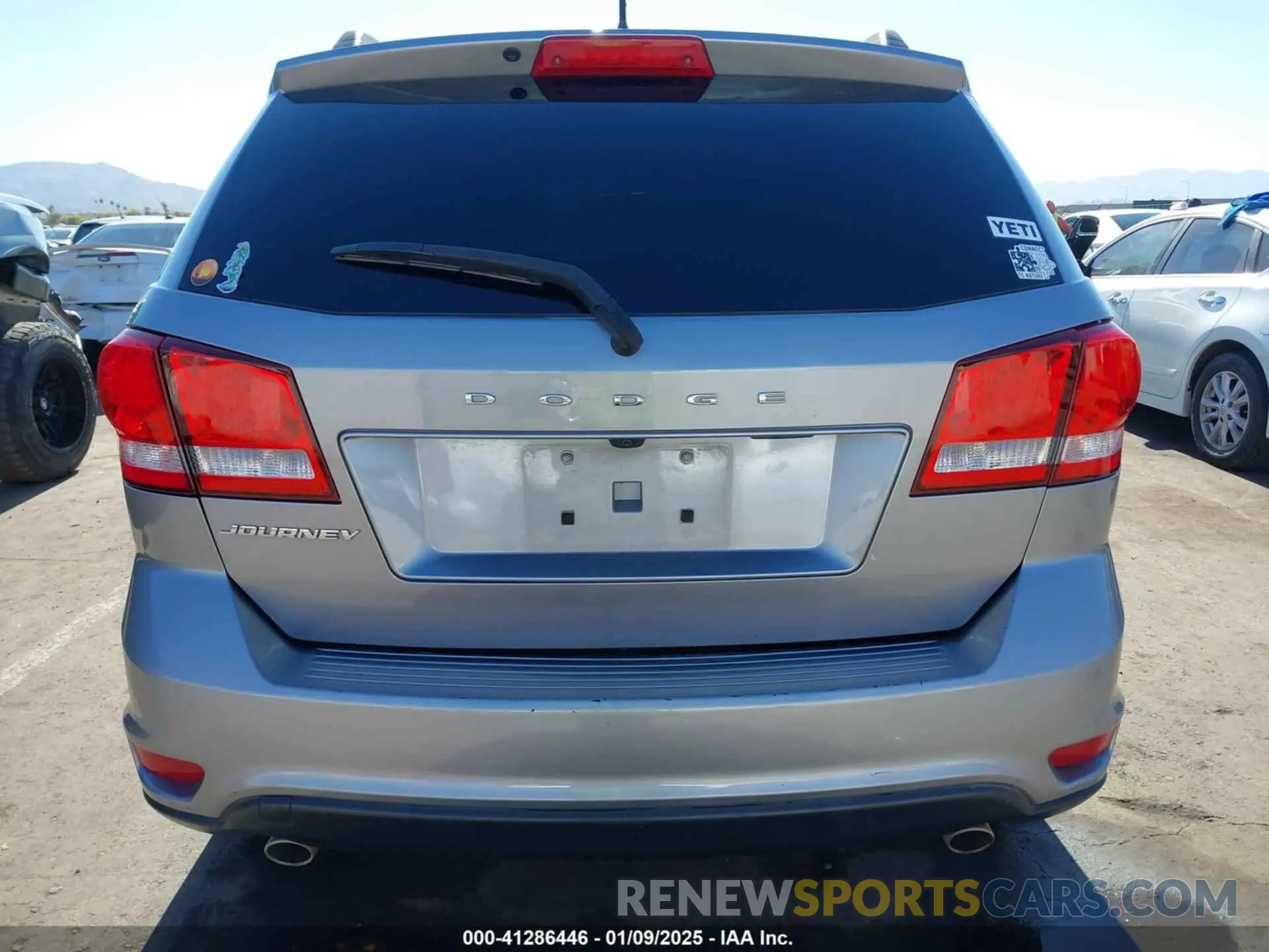 16 Photograph of a damaged car 3C4PDCBG0KT701223 DODGE JOURNEY 2019