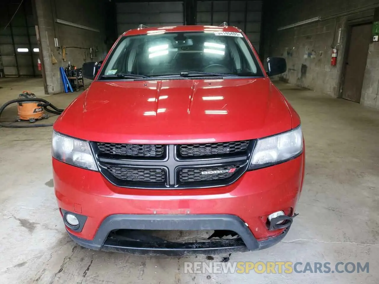 5 Photograph of a damaged car 3C4PDCBG0KT837724 DODGE JOURNEY 2019