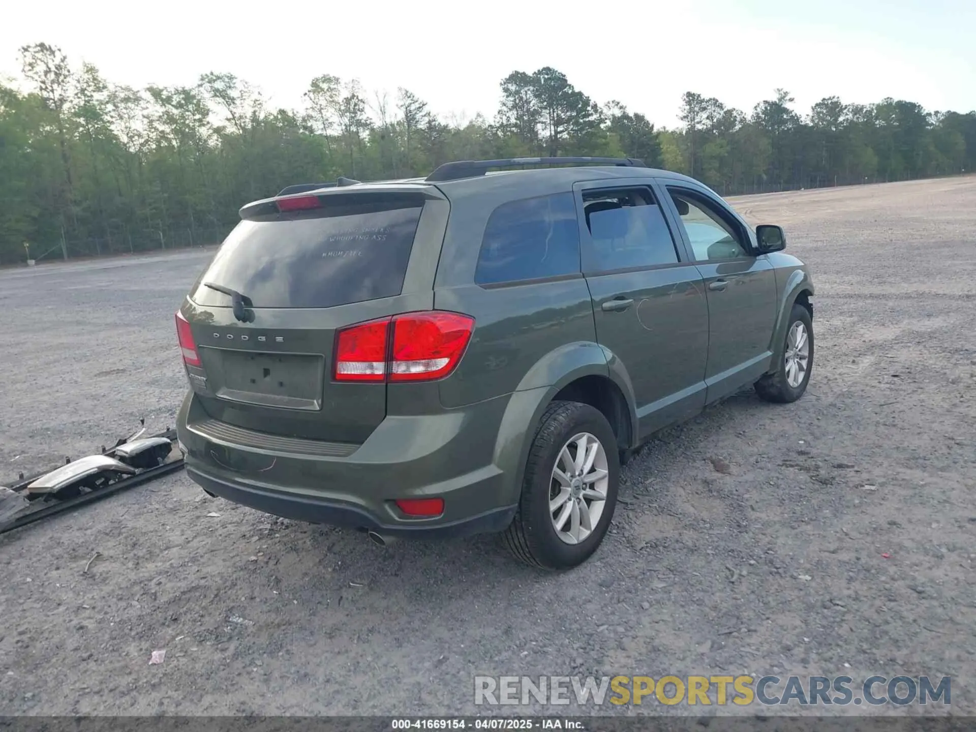 4 Photograph of a damaged car 3C4PDCBG1KT701263 DODGE JOURNEY 2019