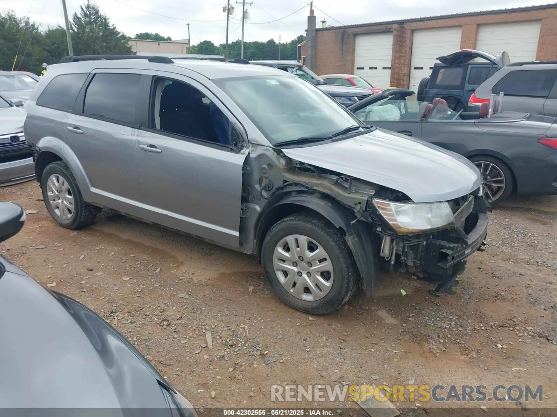 1 Фотография поврежденного автомобиля 3C4PDCBG1KT701313 DODGE JOURNEY 2019