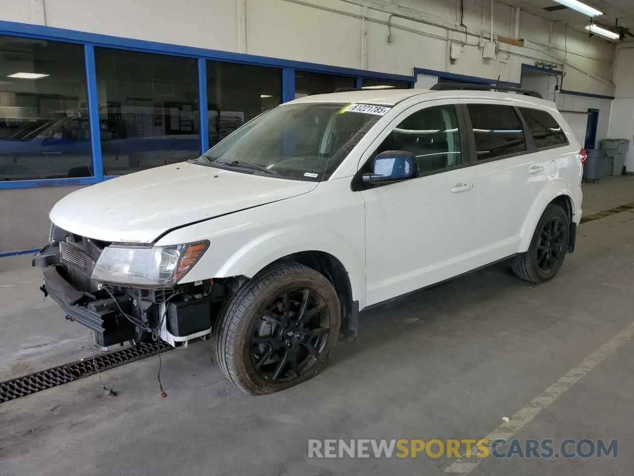 1 Photograph of a damaged car 3C4PDCBG1KT737969 DODGE JOURNEY 2019