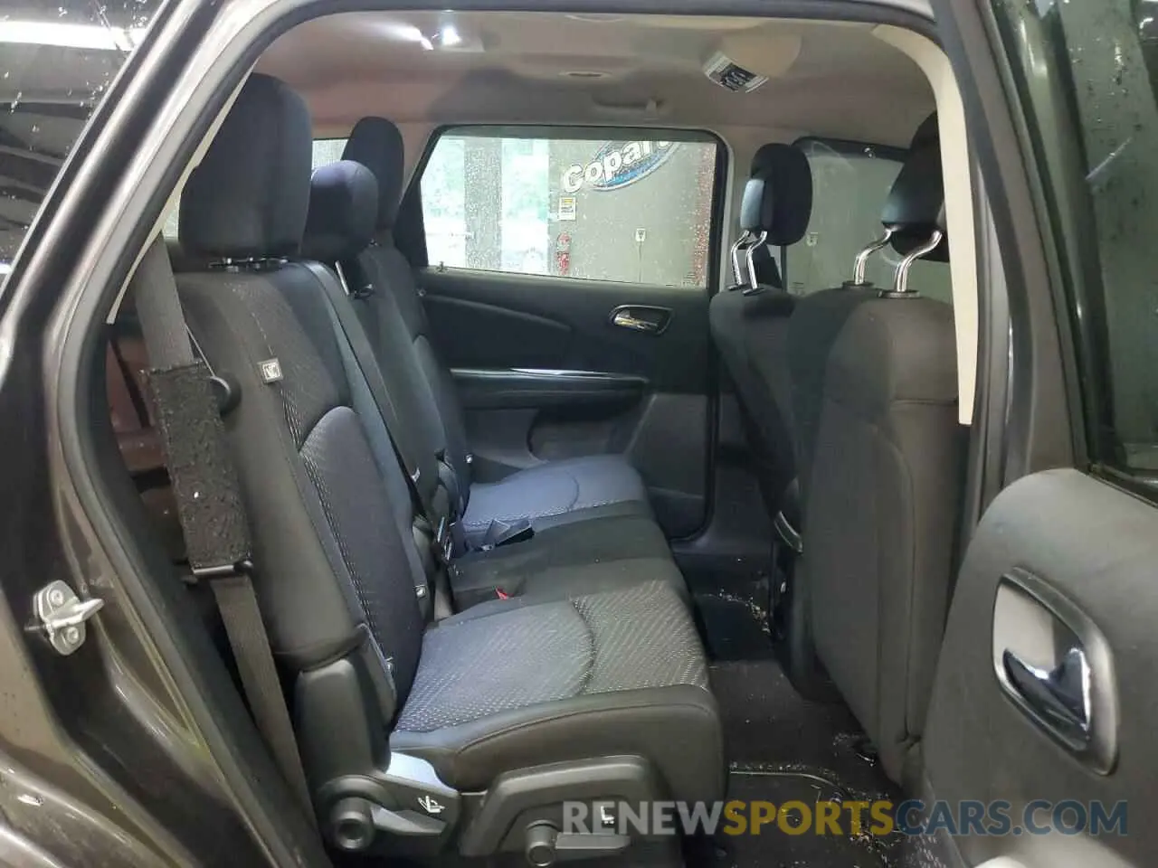10 Photograph of a damaged car 3C4PDCBG4KT873206 DODGE JOURNEY 2019