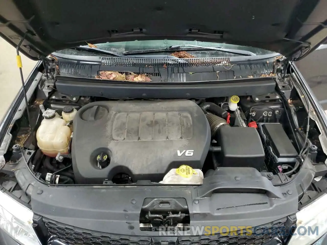 11 Photograph of a damaged car 3C4PDCBG4KT873206 DODGE JOURNEY 2019