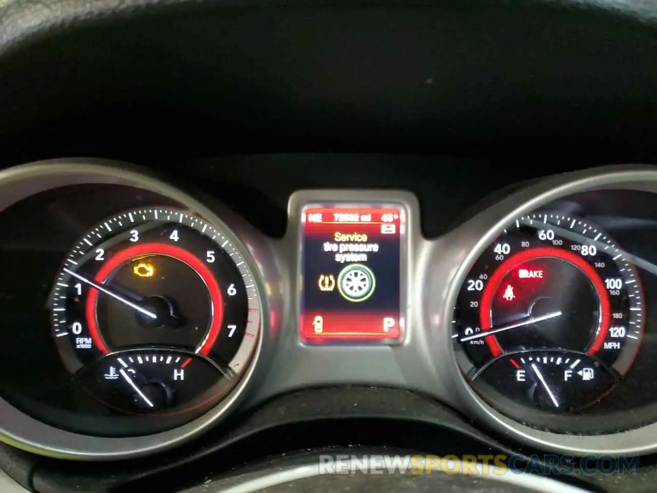 9 Photograph of a damaged car 3C4PDCBG4KT873206 DODGE JOURNEY 2019