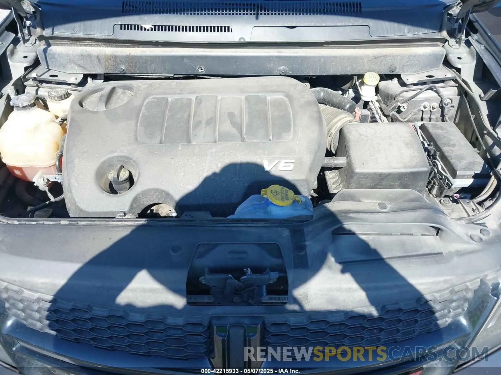 10 Photograph of a damaged car 3C4PDCBG7KT875077 DODGE JOURNEY 2019