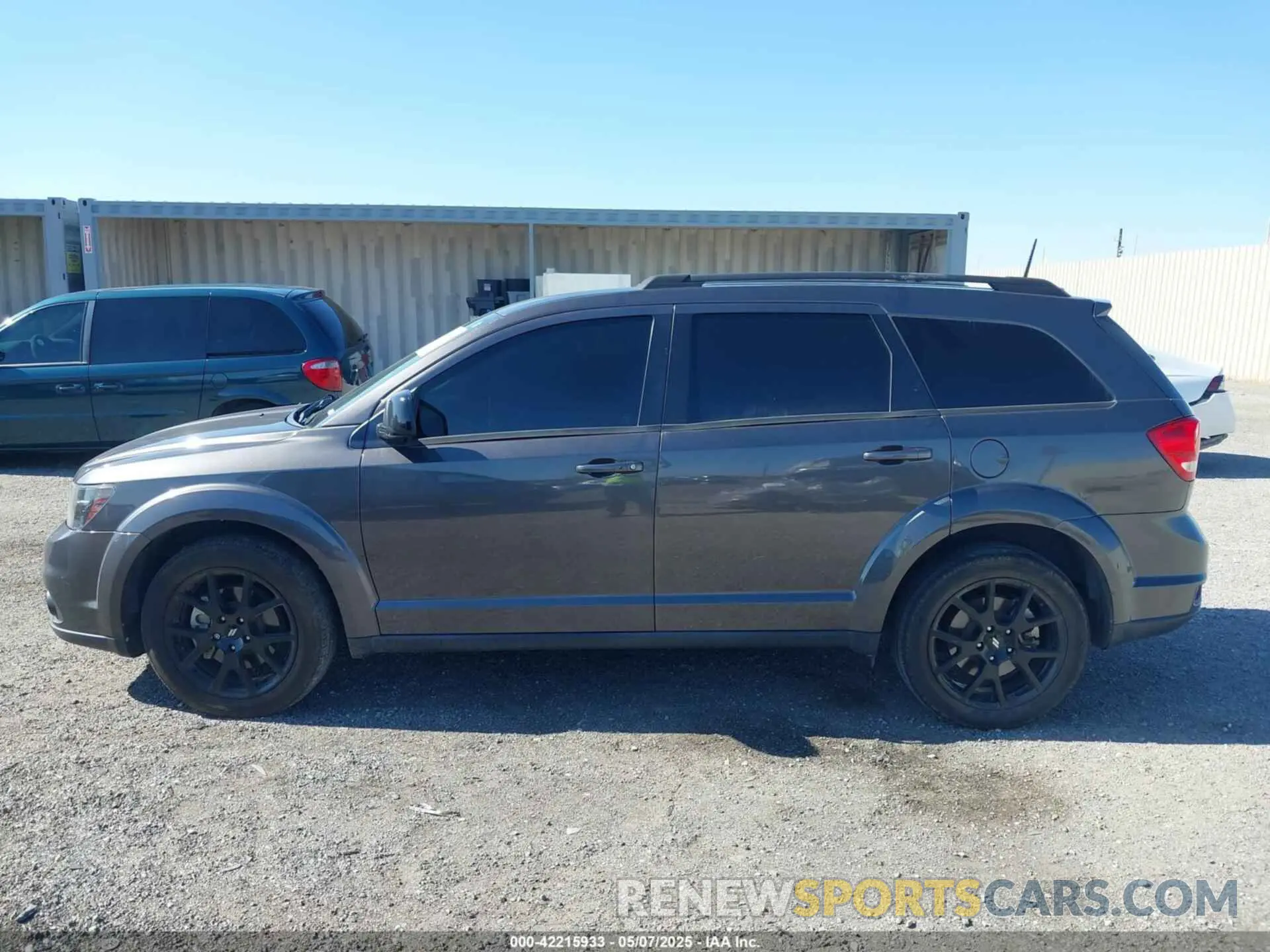 14 Photograph of a damaged car 3C4PDCBG7KT875077 DODGE JOURNEY 2019