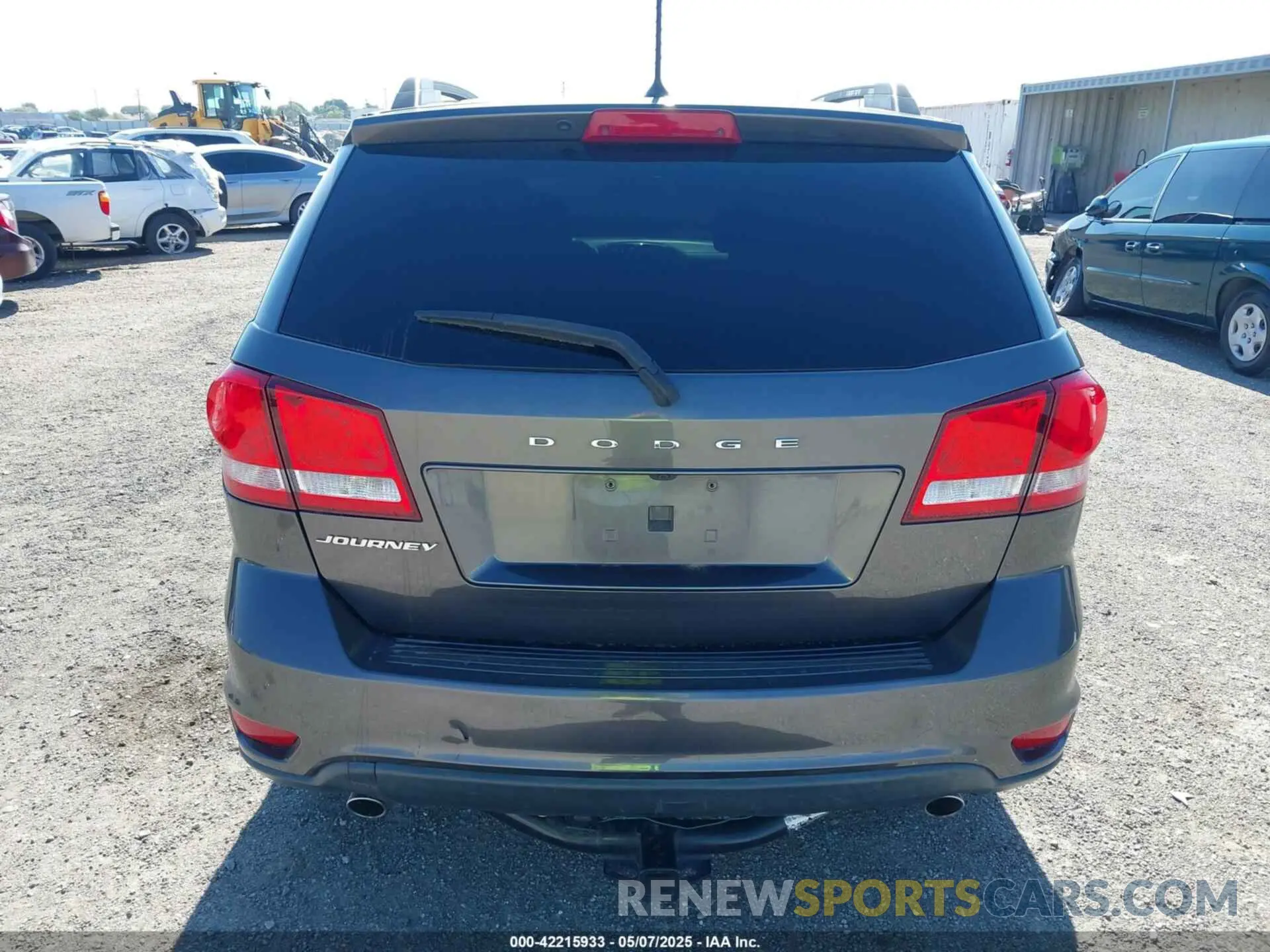 16 Photograph of a damaged car 3C4PDCBG7KT875077 DODGE JOURNEY 2019