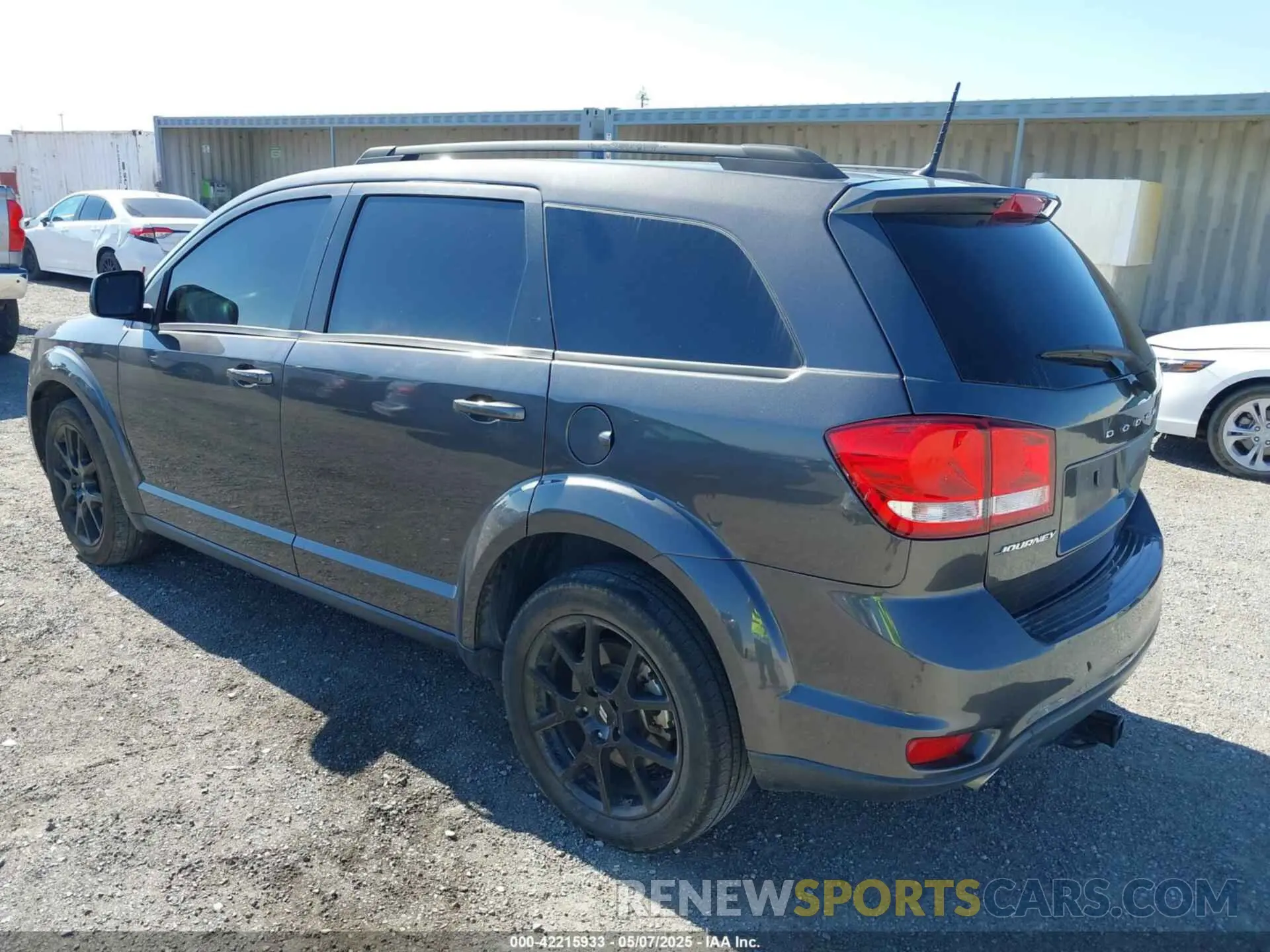 3 Photograph of a damaged car 3C4PDCBG7KT875077 DODGE JOURNEY 2019