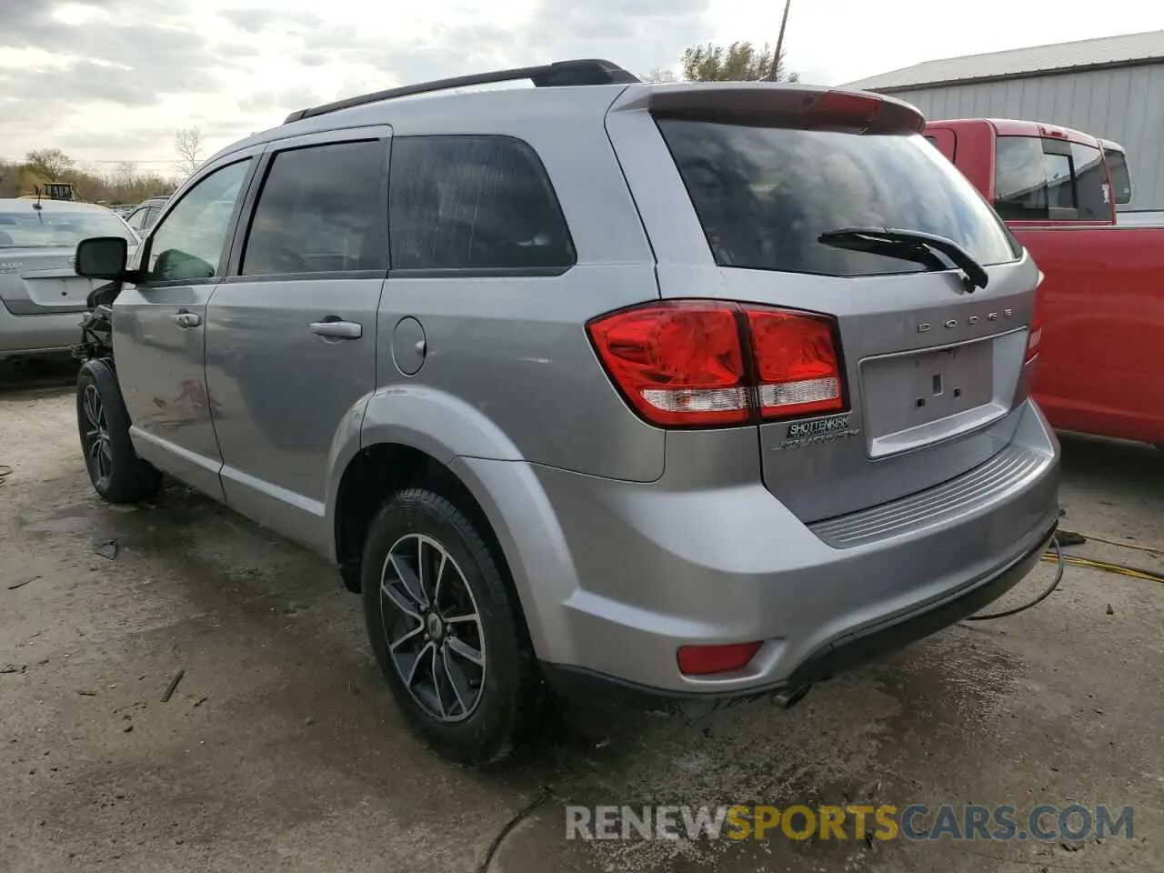 2 Photograph of a damaged car 3C4PDCBG8KT750654 DODGE JOURNEY 2019