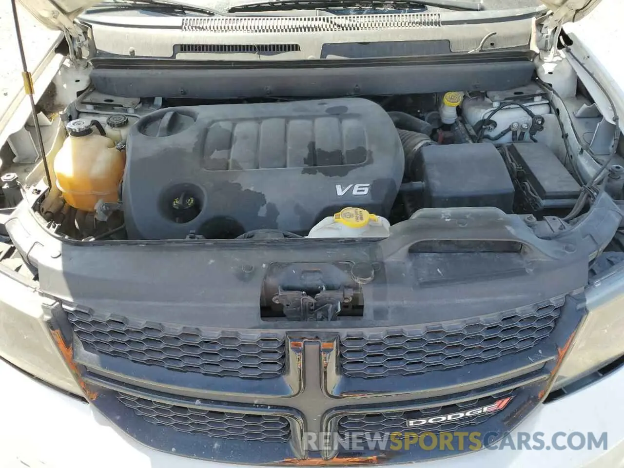 12 Photograph of a damaged car 3C4PDCBG8KT774128 DODGE JOURNEY 2019