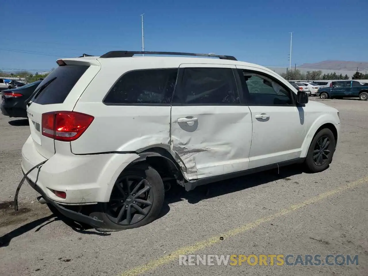 3 Photograph of a damaged car 3C4PDCBG8KT774128 DODGE JOURNEY 2019