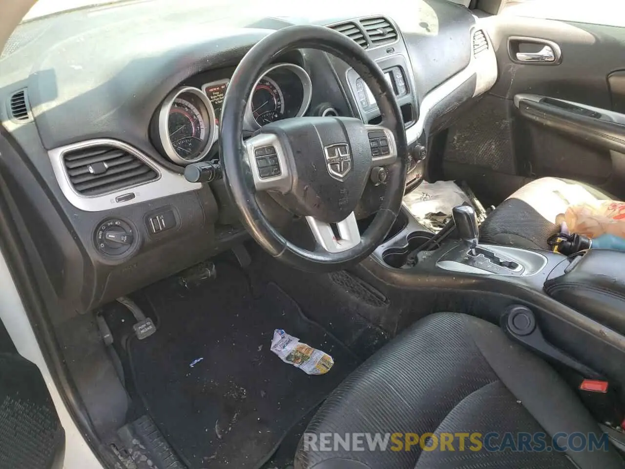 8 Photograph of a damaged car 3C4PDCBG8KT774128 DODGE JOURNEY 2019