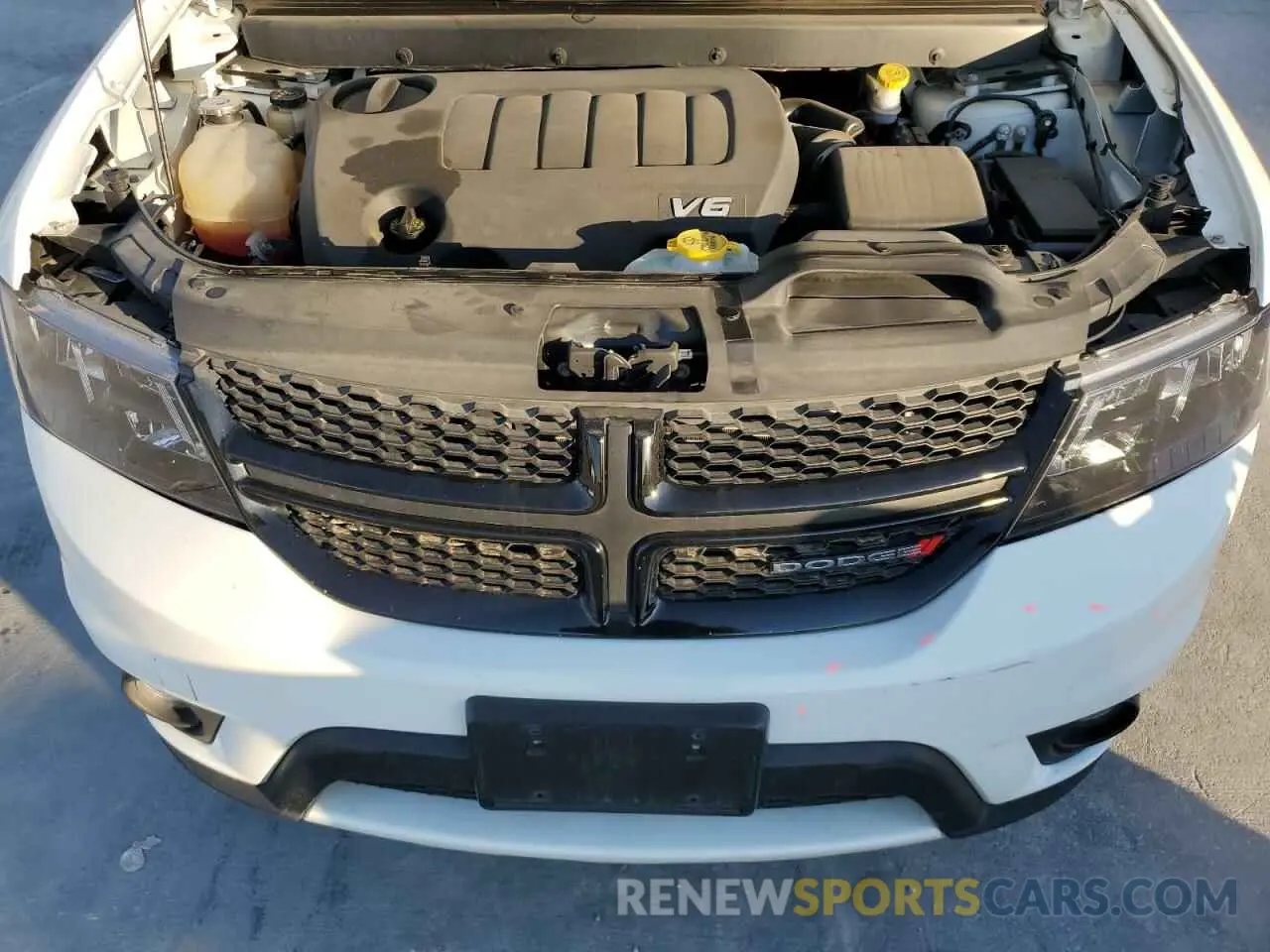 12 Photograph of a damaged car 3C4PDCBGXKT852540 DODGE JOURNEY 2019