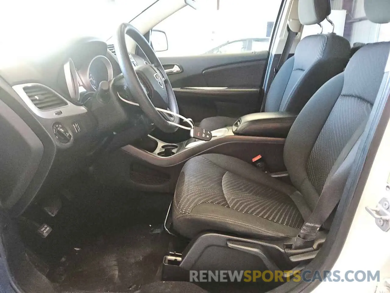 7 Фотография поврежденного автомобиля 3C4PDCBGXKT874957 DODGE JOURNEY 2019