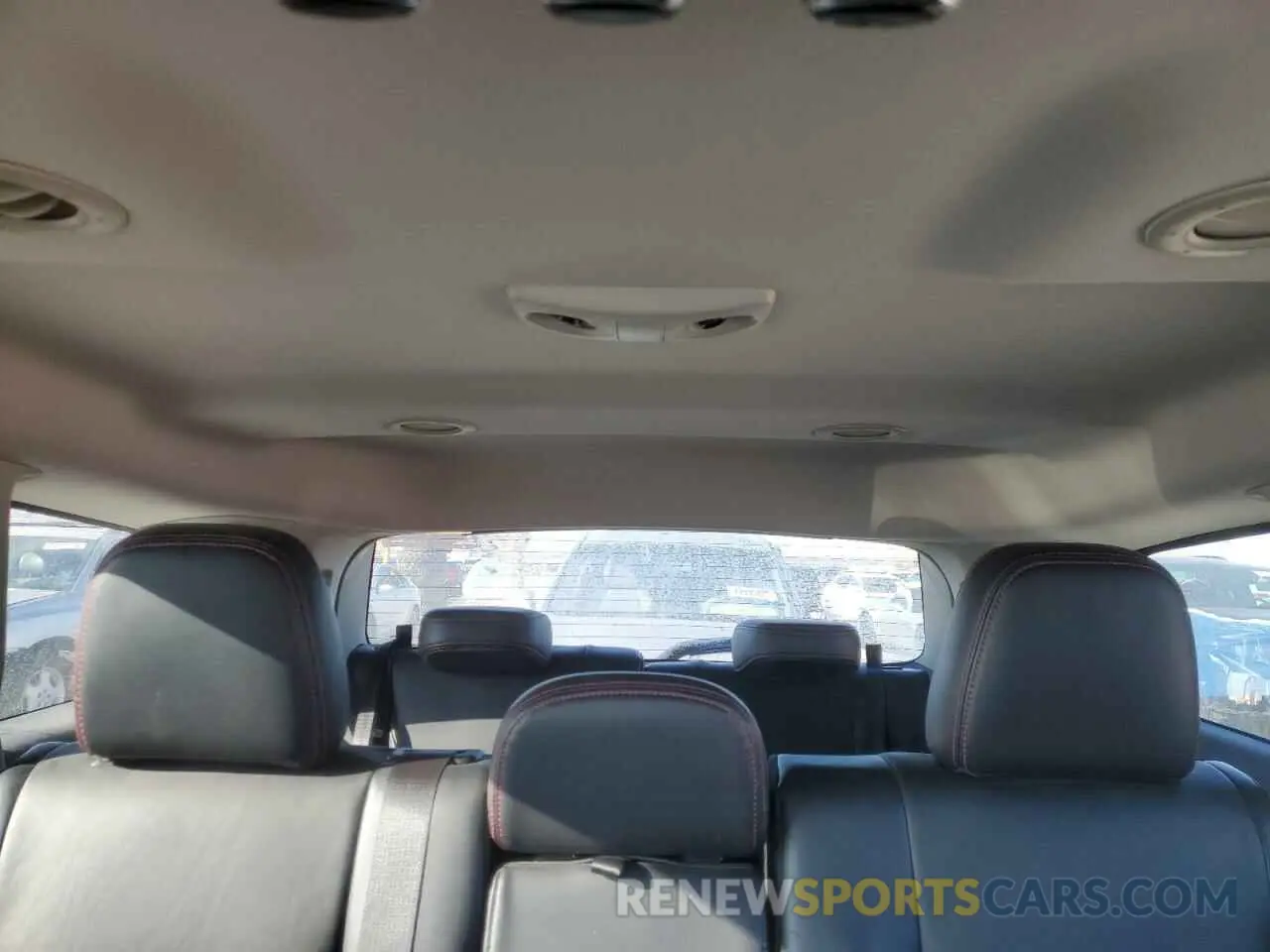 10 Photograph of a damaged car 3C4PDCEG8KT737365 DODGE JOURNEY 2019