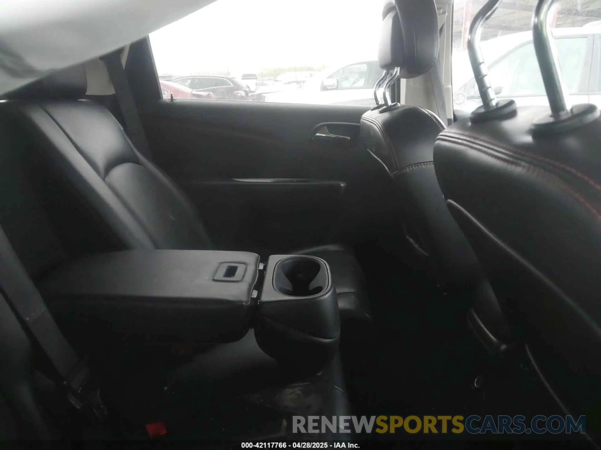 8 Photograph of a damaged car 3C4PDCEG8KT763335 DODGE JOURNEY 2019