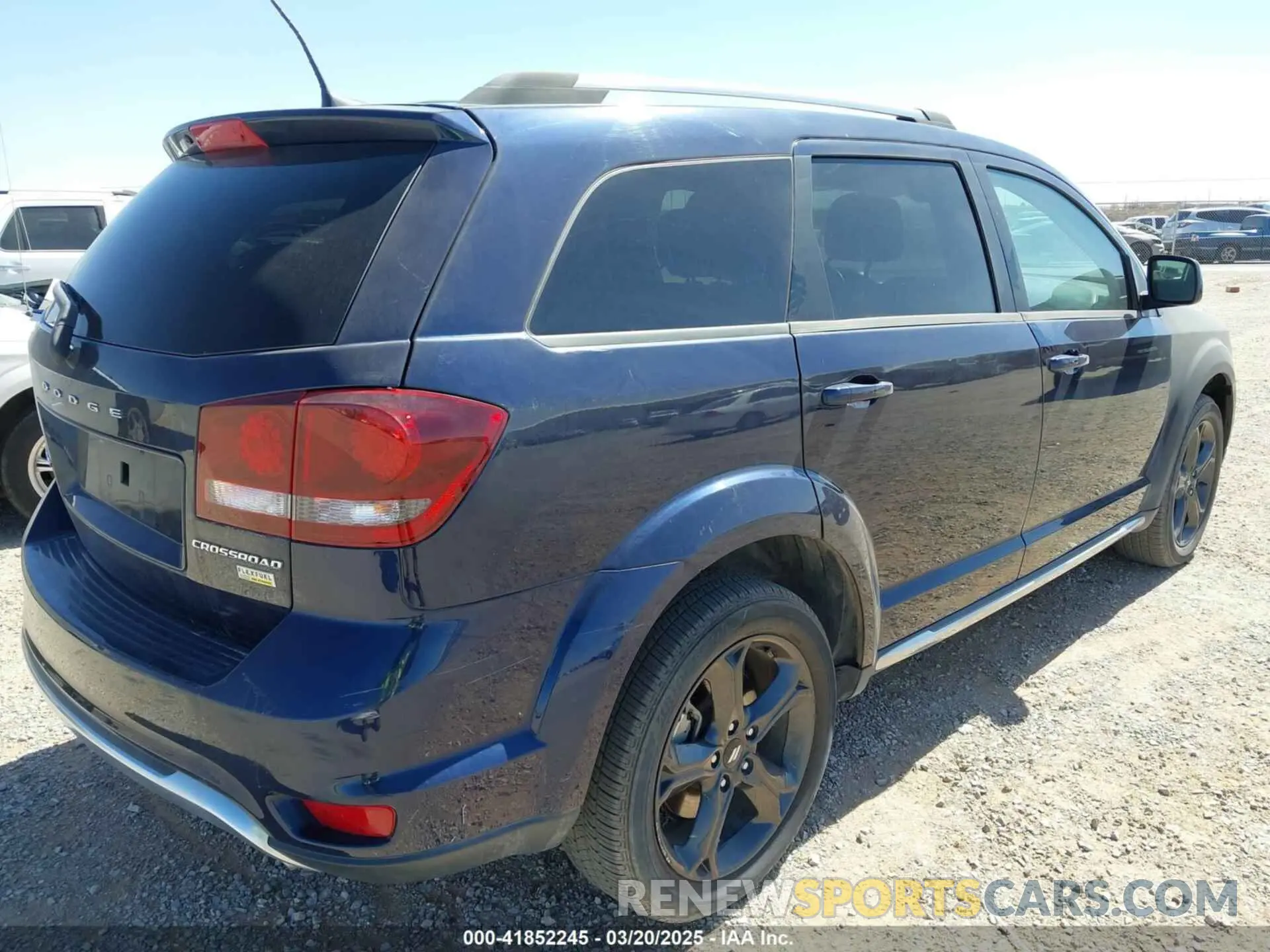 4 Photograph of a damaged car 3C4PDCGG0KT737485 DODGE JOURNEY 2019